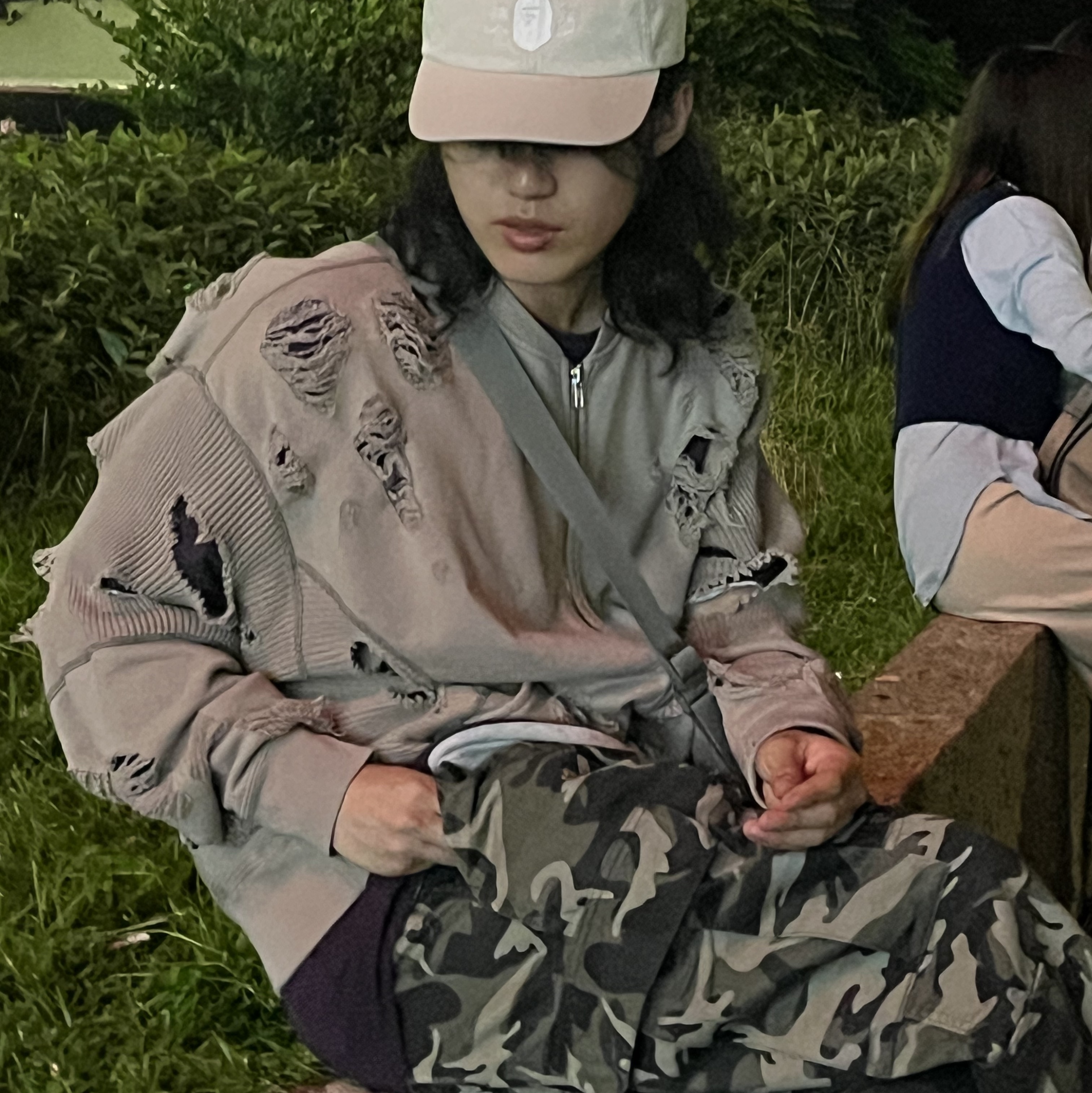 Cav Empt Plague Wide Rib Cut Zip Sweat Grey - 23SS, Supreme Cargo Pants Olive Camo - 23SS 착용 스타일
