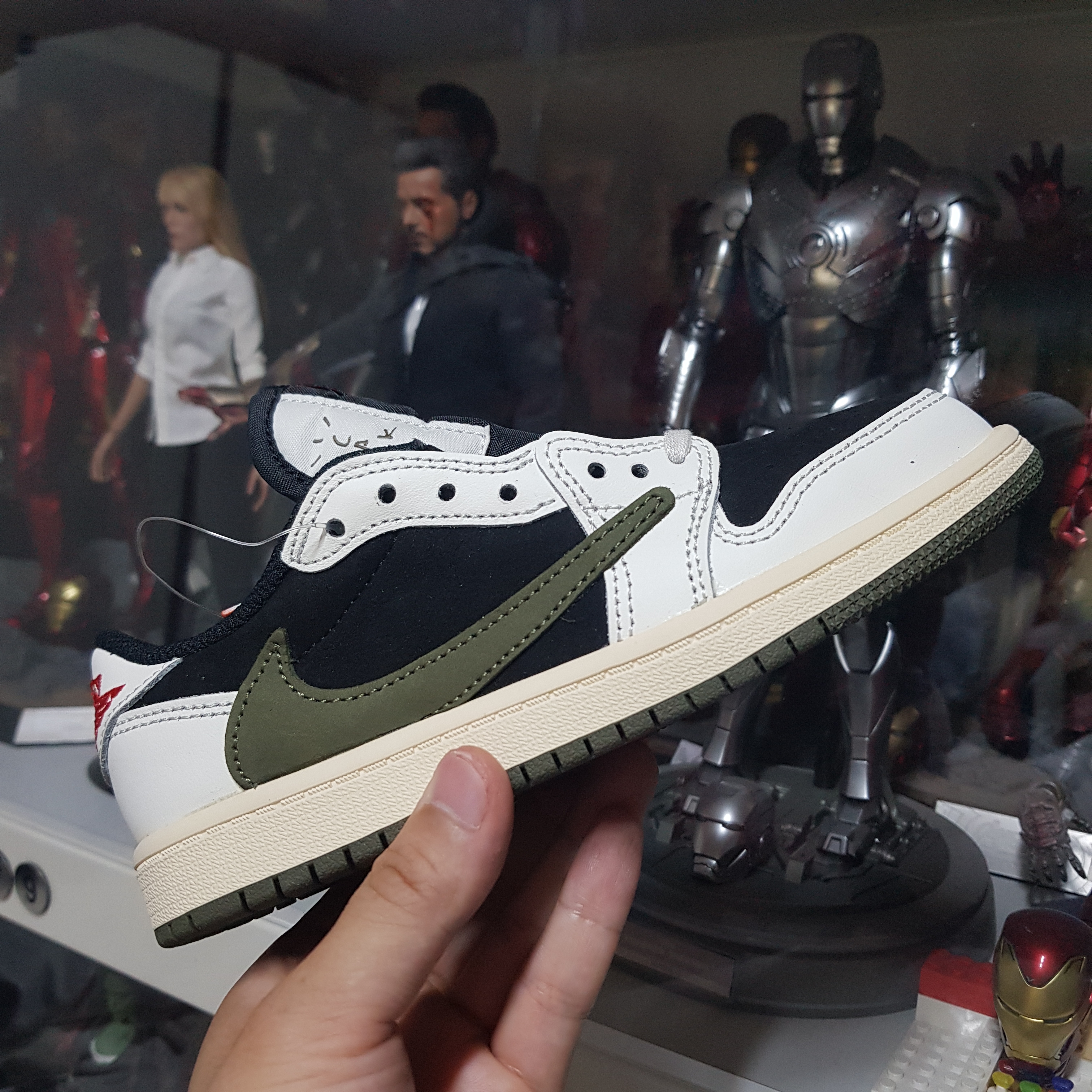 (PS) Jordan 1 x Travis Scott Retro Low OG SP Medium Olive 착용 스타일