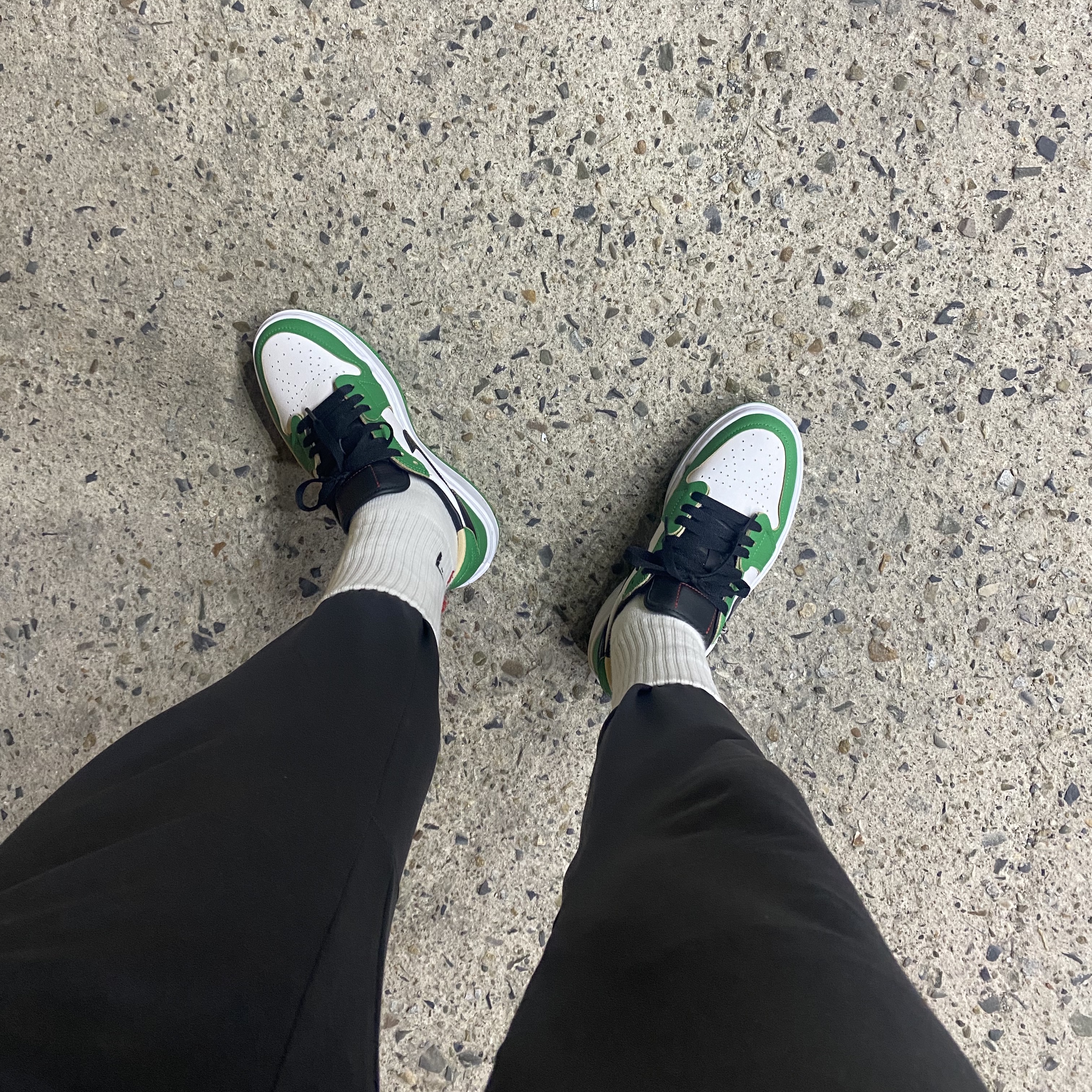 (W) Jordan 1 Elevate Low SE Lucky Green 착용 스타일 - 1