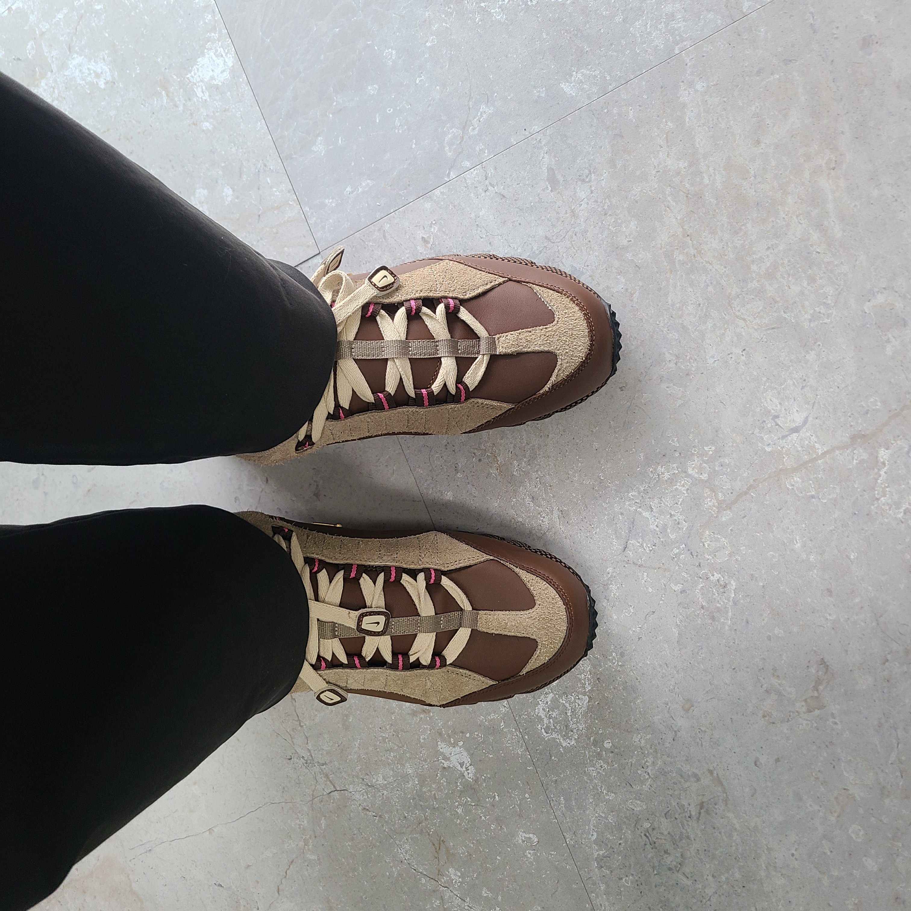 Nike x Jacquemus Air Humara LX Ale Brown and Gold 착용 스타일