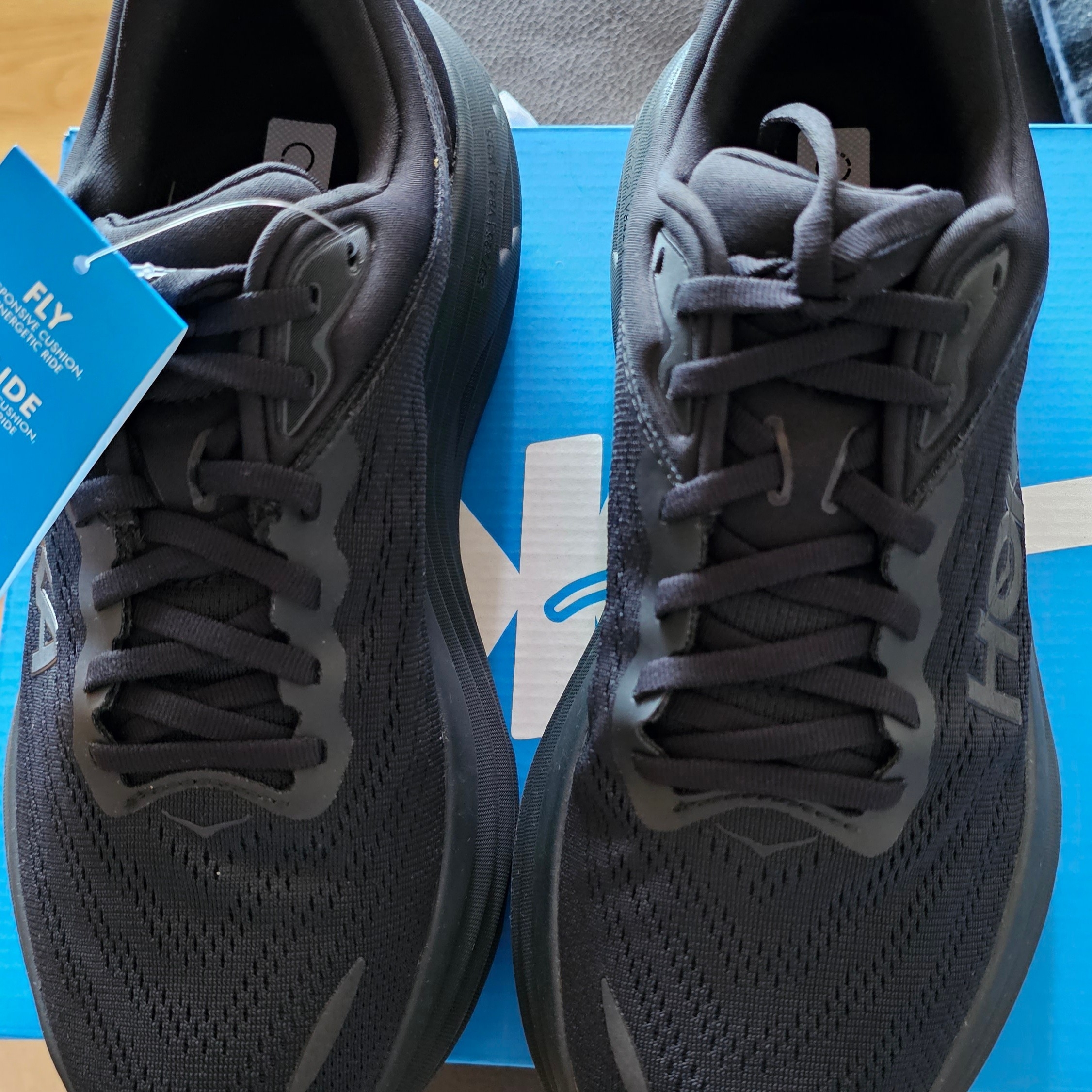 Hoka Bondi 8 Black - Wide 착용 스타일