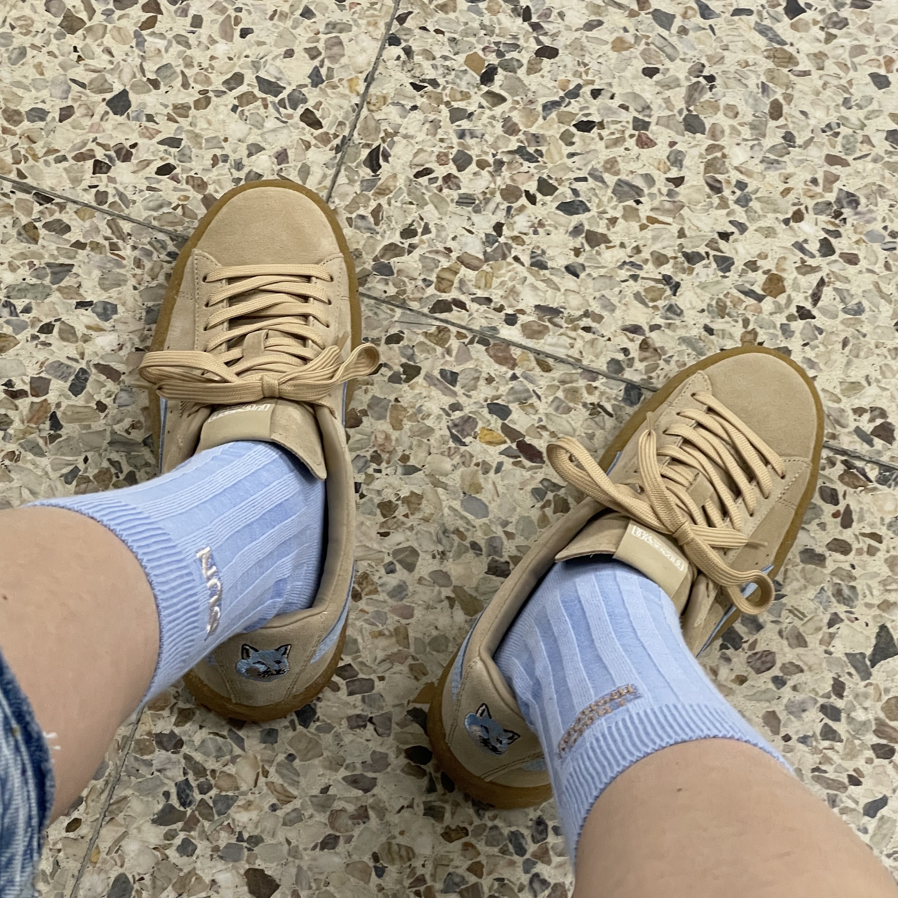 Puma x Maison Kitsune Suede Crepe Travertine 착용 스타일 - 1