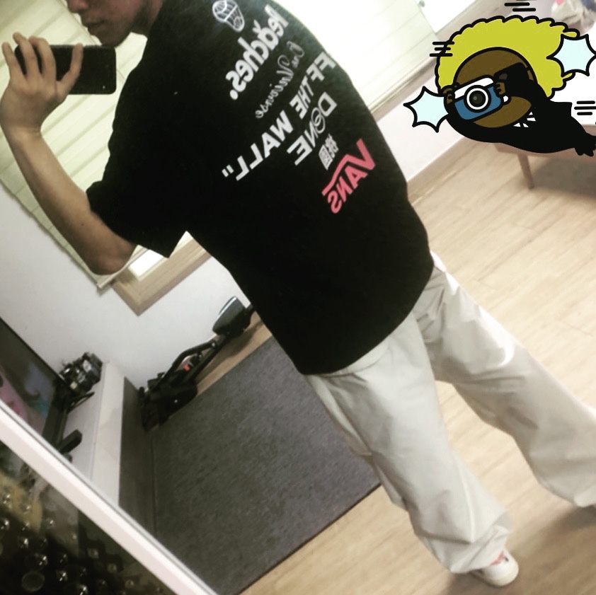 Vans x Peaches. Staple S/S T-Shirt Black, (W) Jordan 1 x Travis Scott Retro Low OG SP Medium Olive 착용 스타일