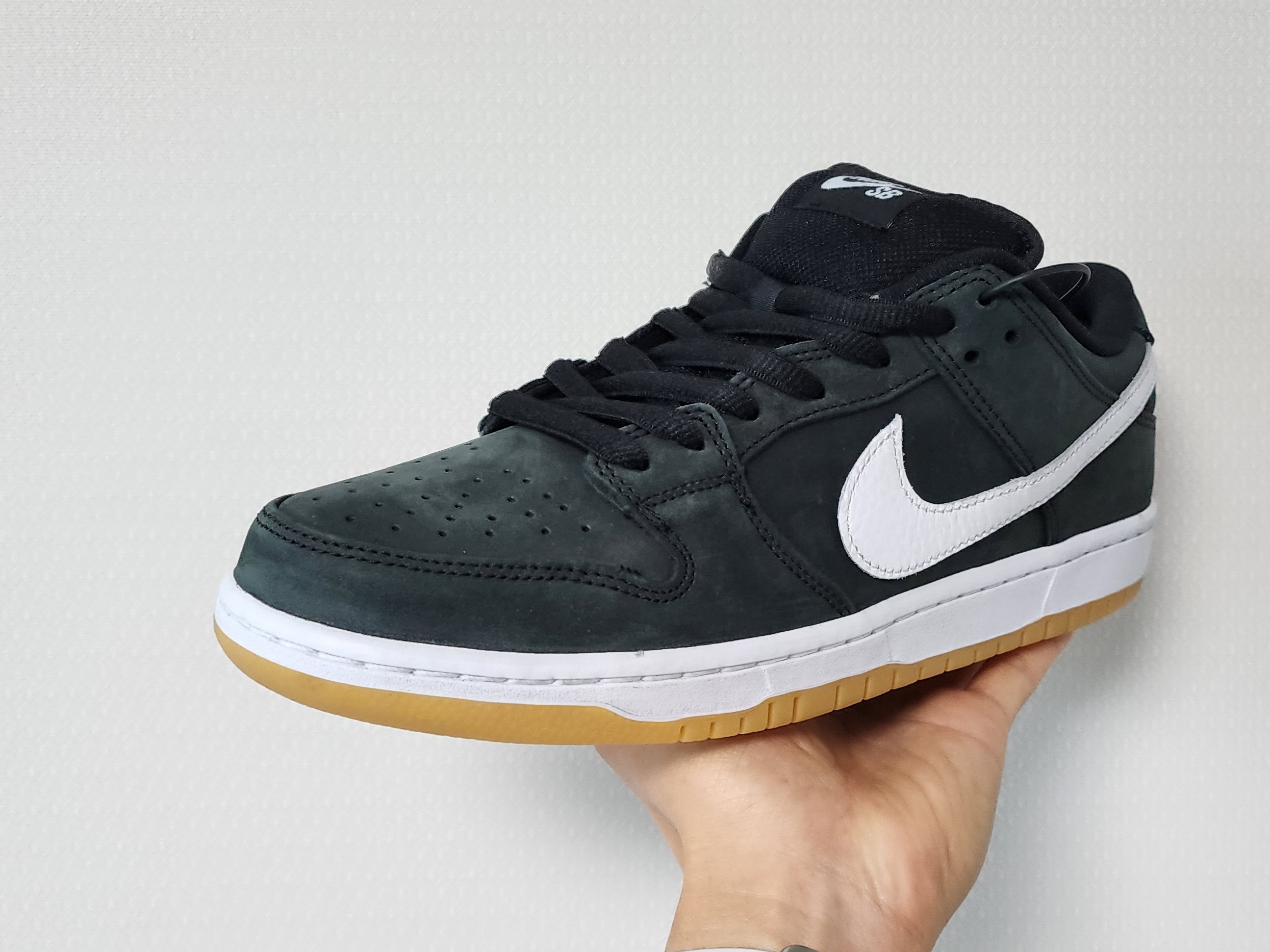 Nike SB Dunk Low Pro Black White 착용 스타일