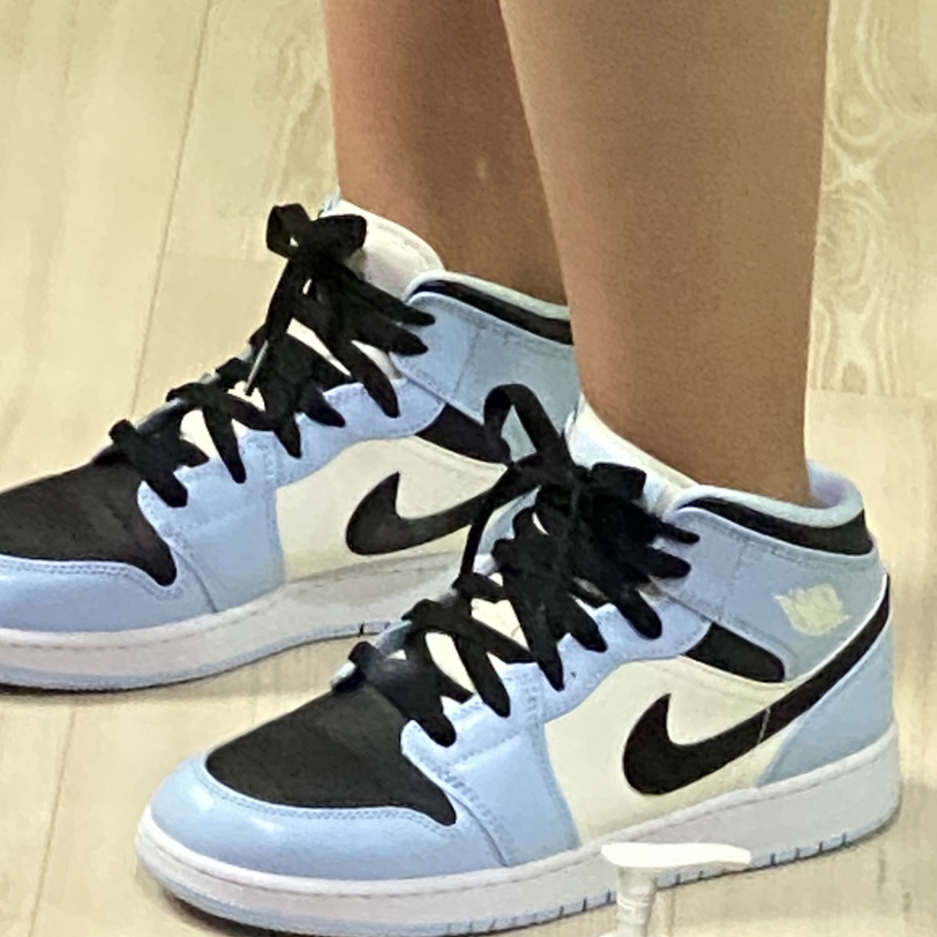 (GS) Jordan 1 Mid Ice Blue Black 착용 스타일 - 1