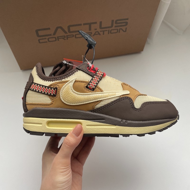 Nike x Travis Scott Air Max 1 Cact.us Brown 착용 스타일 - 2