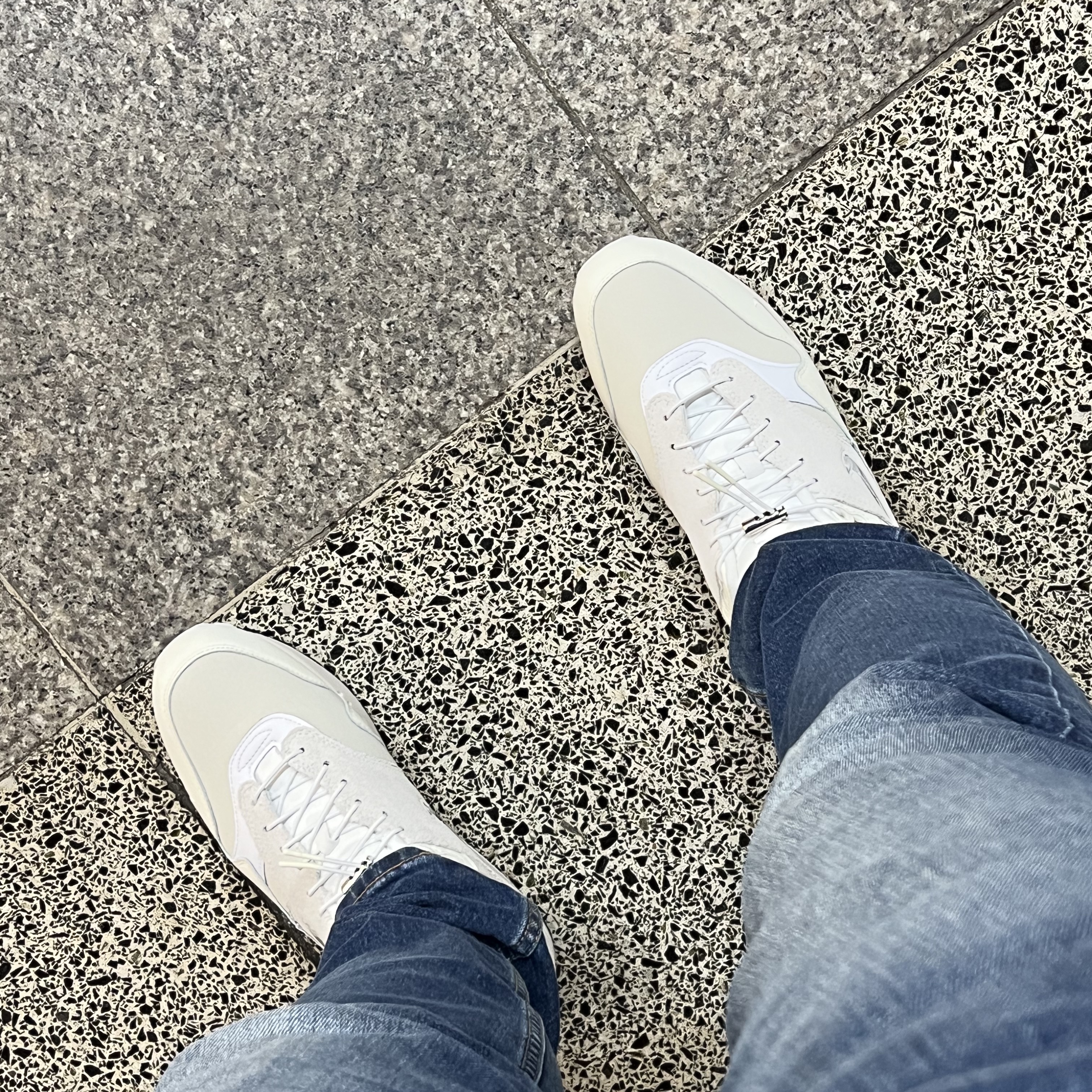 Nike Air Max 1 Hangul Day 착용 스타일 - 1