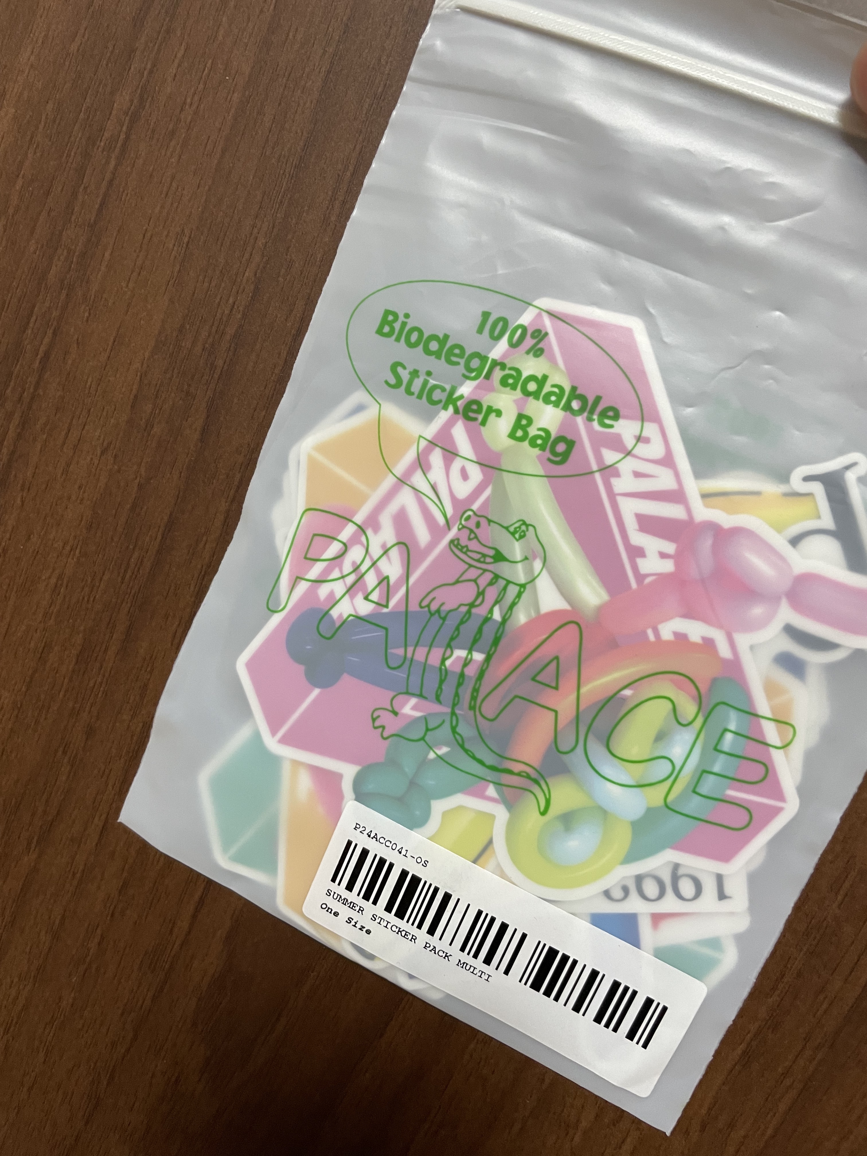 Palace Summer Sticker Pack Multi - 23SS 착용 스타일