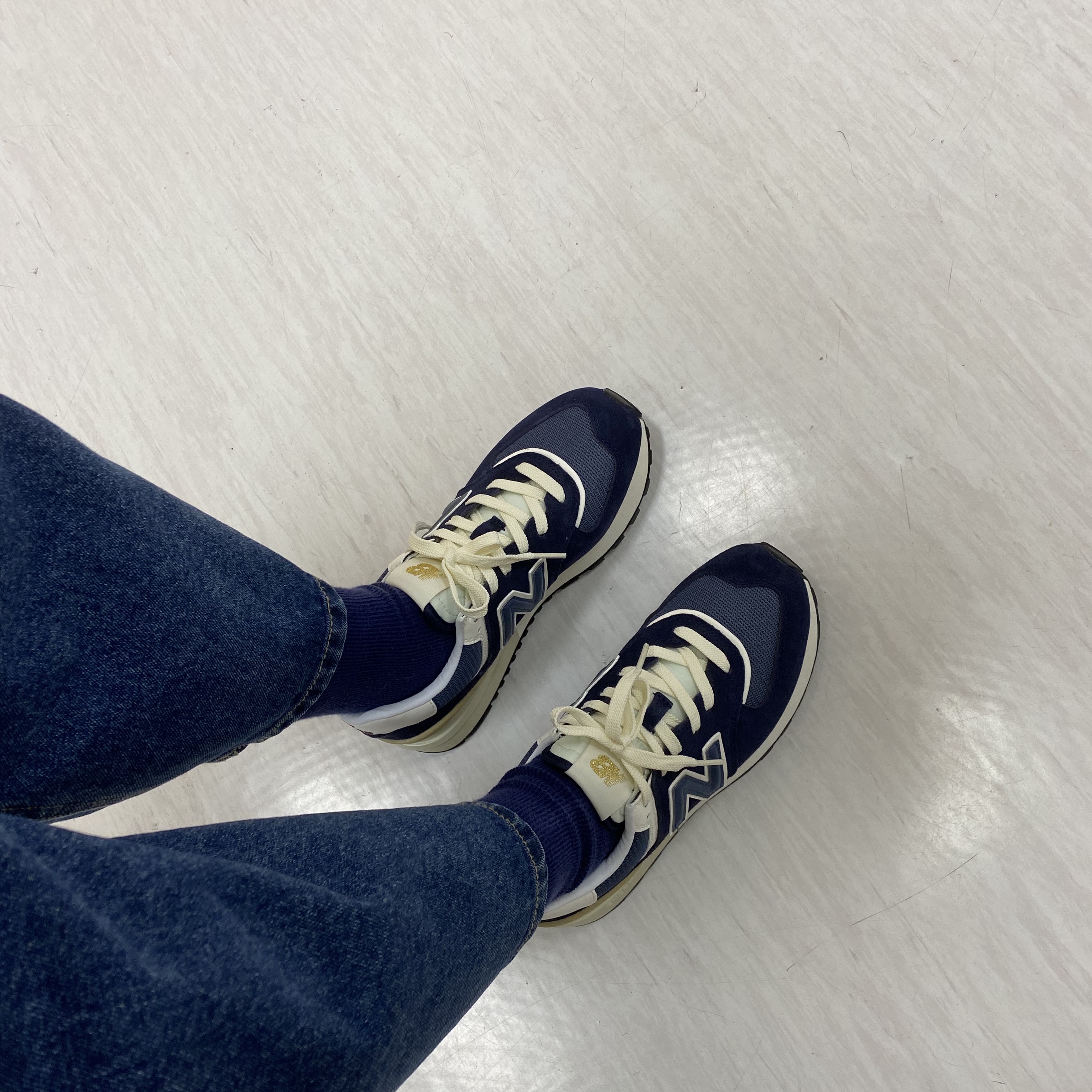 New Balance 574 Legacy Navy 착용 스타일