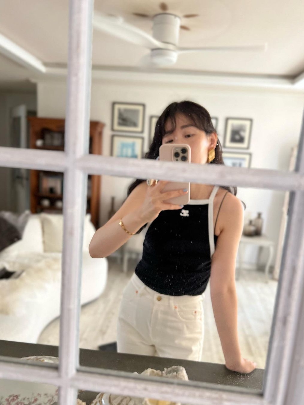 (W) Courreges Light Ribs Contrast Tank Top Black Heritage White, (W) Courreges Light Ribs Contrast Tank Top Heritage White Black 착용 스타일