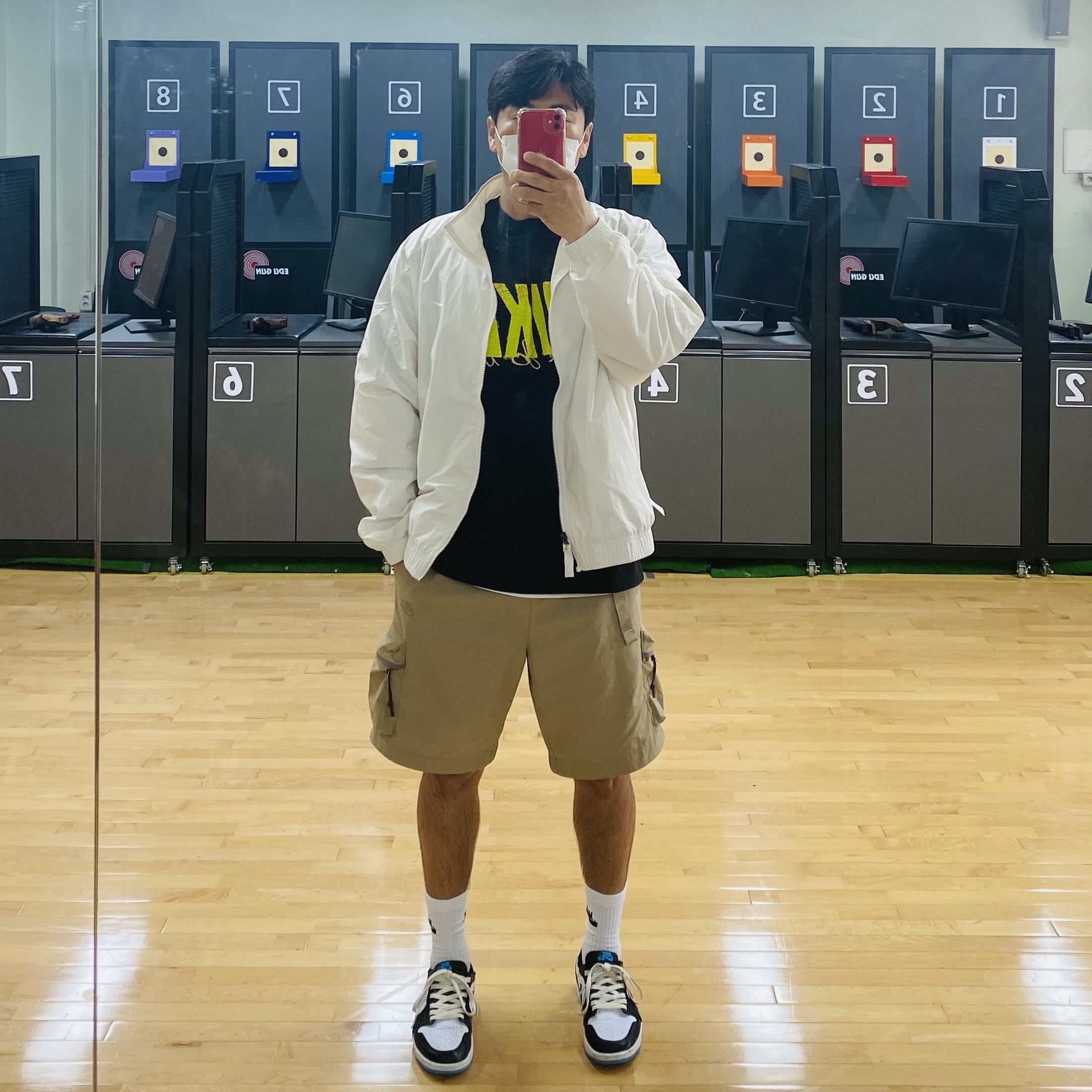 Nike NRG Solo Swoosh Woven Track Jacket Phantom White - Asia, Nike M NRG Dunk '85 T-Shirt Black - US/EU 착용 스타일