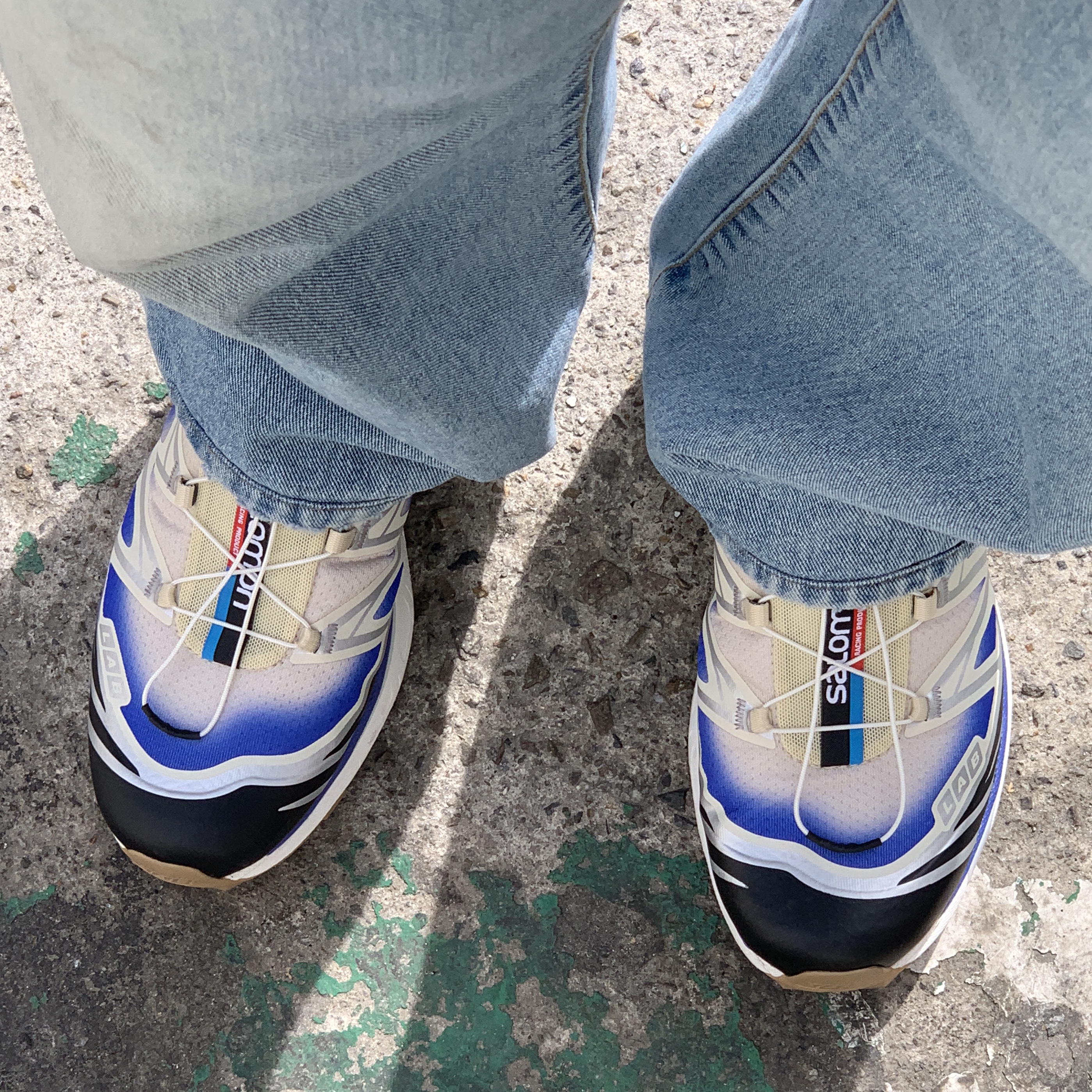Salomon XT-6 Skyline Bleached Sand Dazzling Blue 착용 스타일