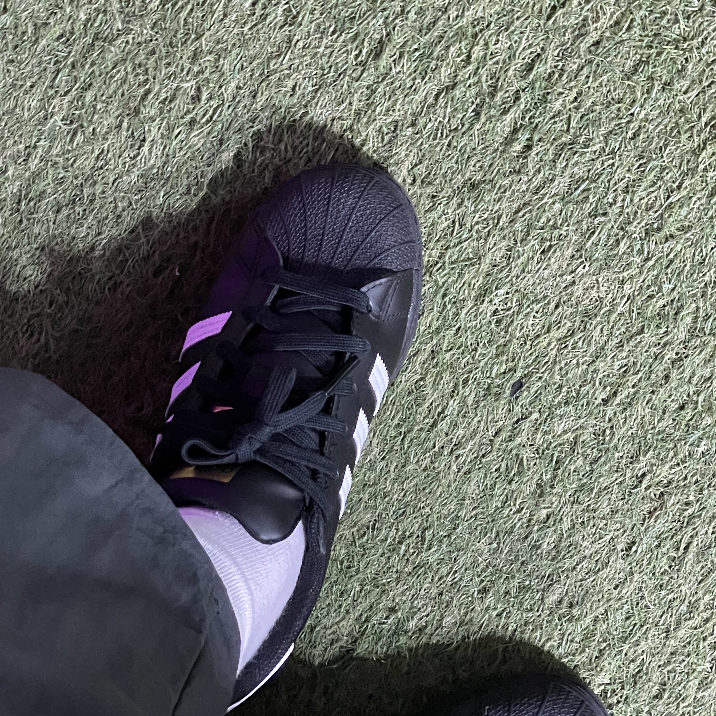 (J) Adidas Superstar Black White 착용 스타일 - 1