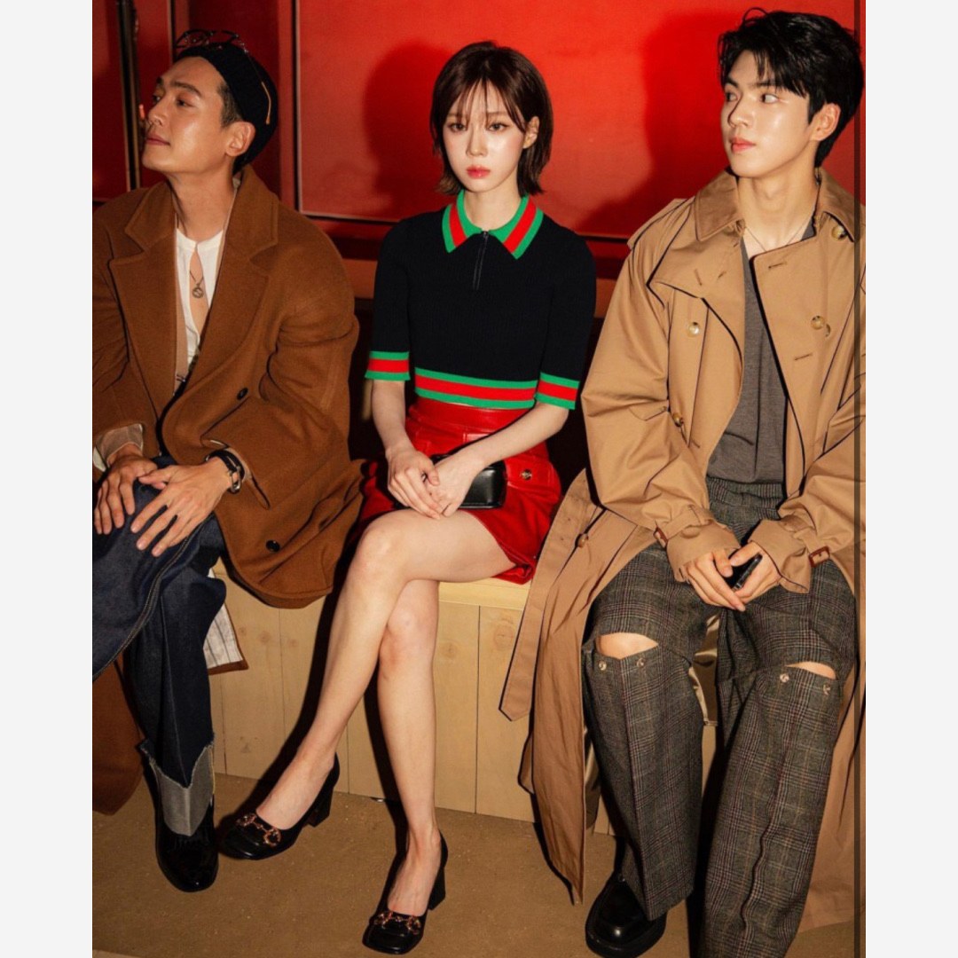 (W) Gucci Mid-Heel Pumps with Horsebit Black 착용 스타일 - 3