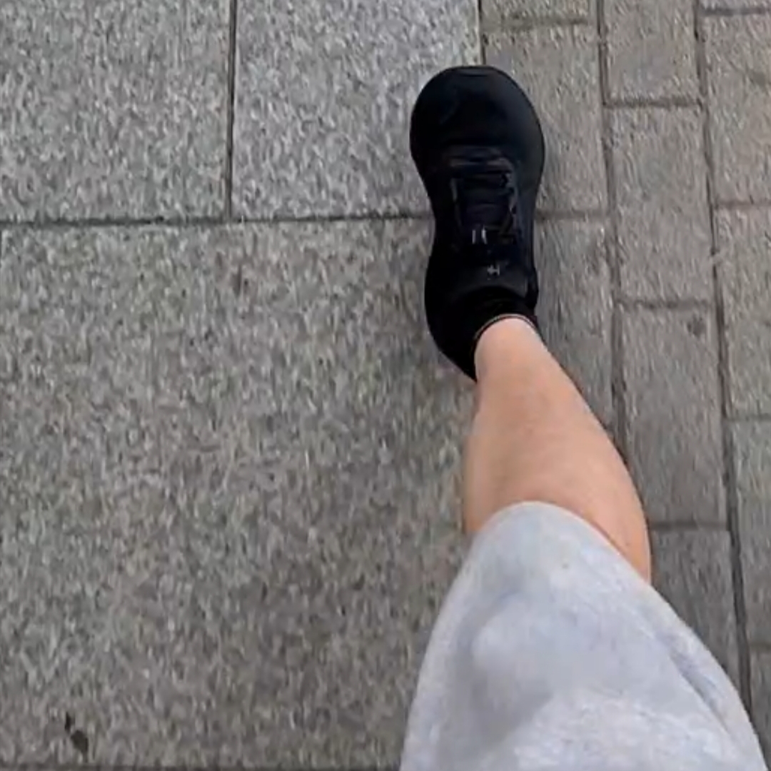 Hoka Bondi 8 Black - Regular 착용 스타일