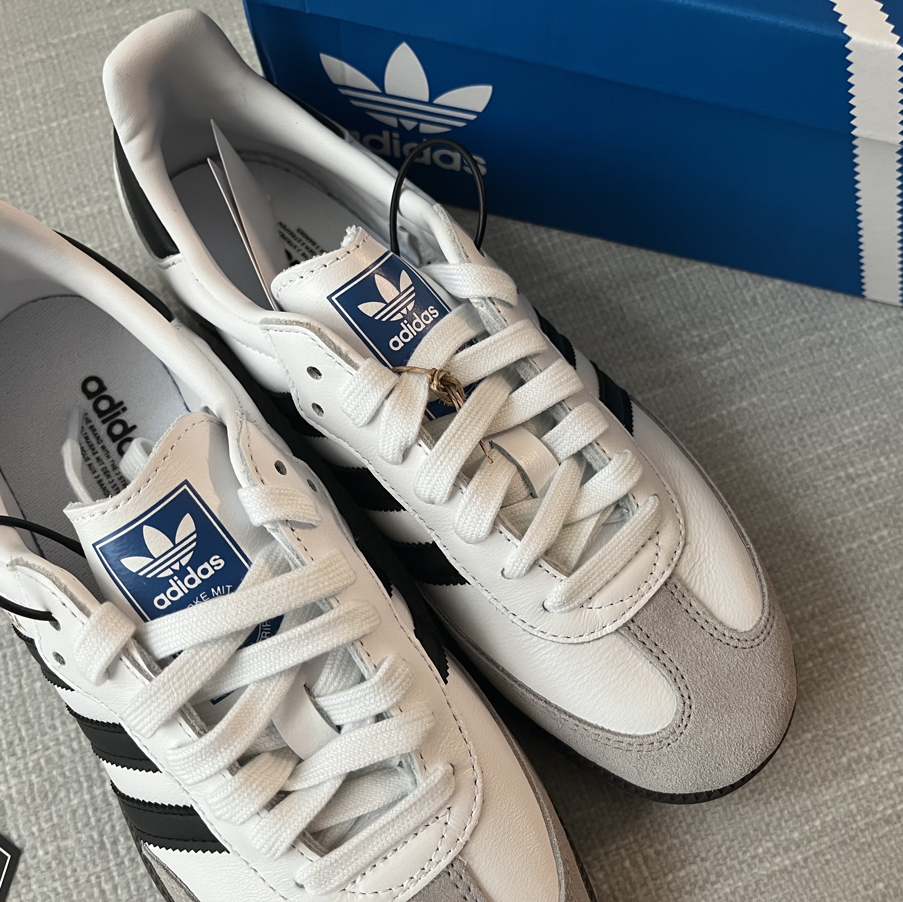 Adidas Samba OG Cloud White 착용 스타일