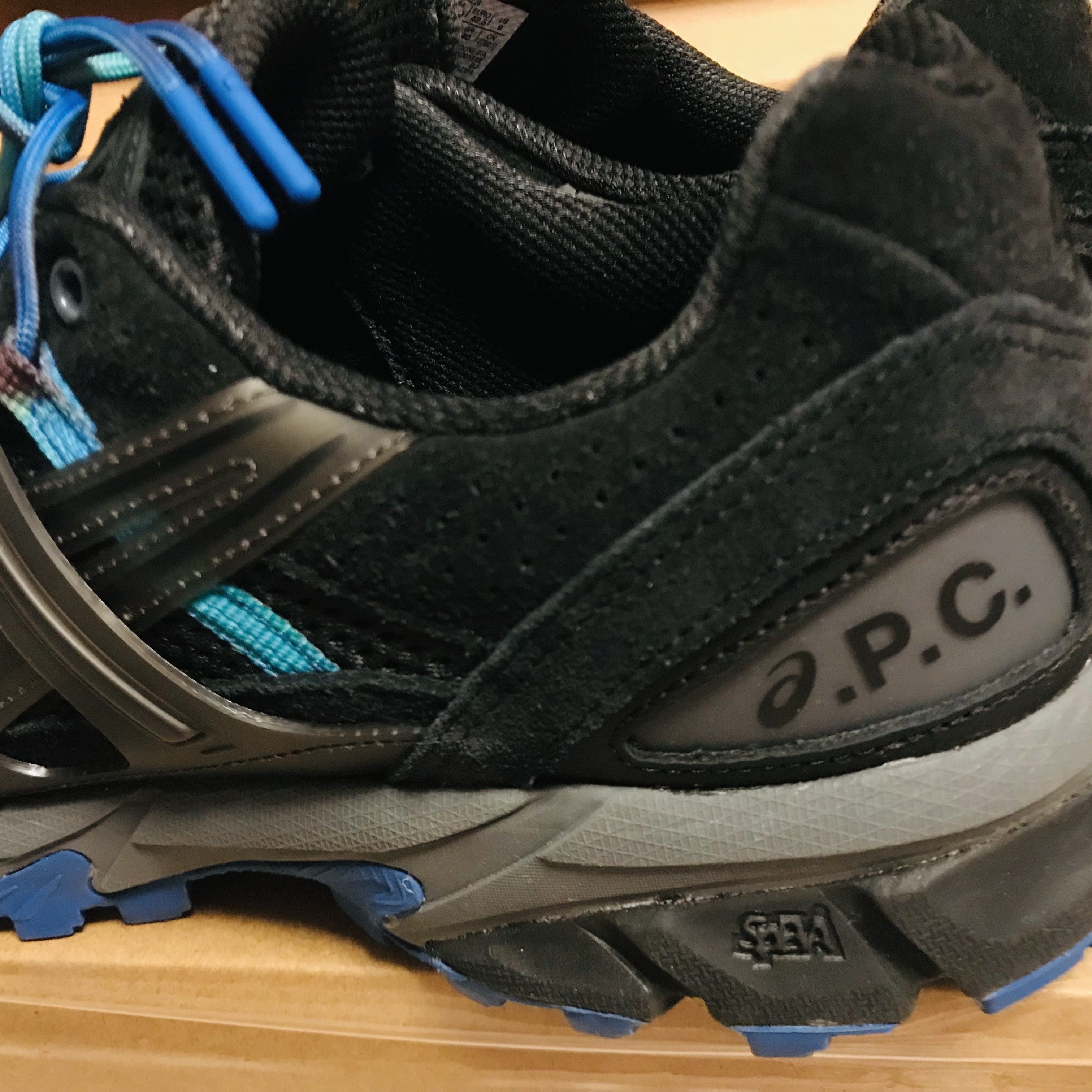 Asics x A.P.C. Gel-Sonoma 15-50 Black 착용 스타일 - 2