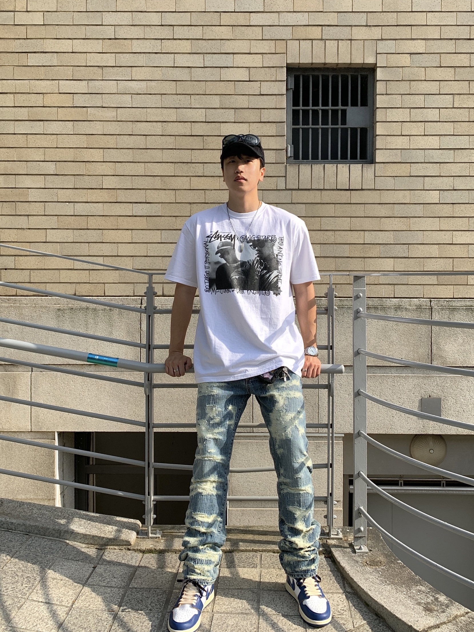 Undermycar x Konic Section Vol.2 Hard Destroyed Washed Jeans - 23SS, Stussy x Gang Starr Take It Personal T-Shirt White 착용 스타일 - 1