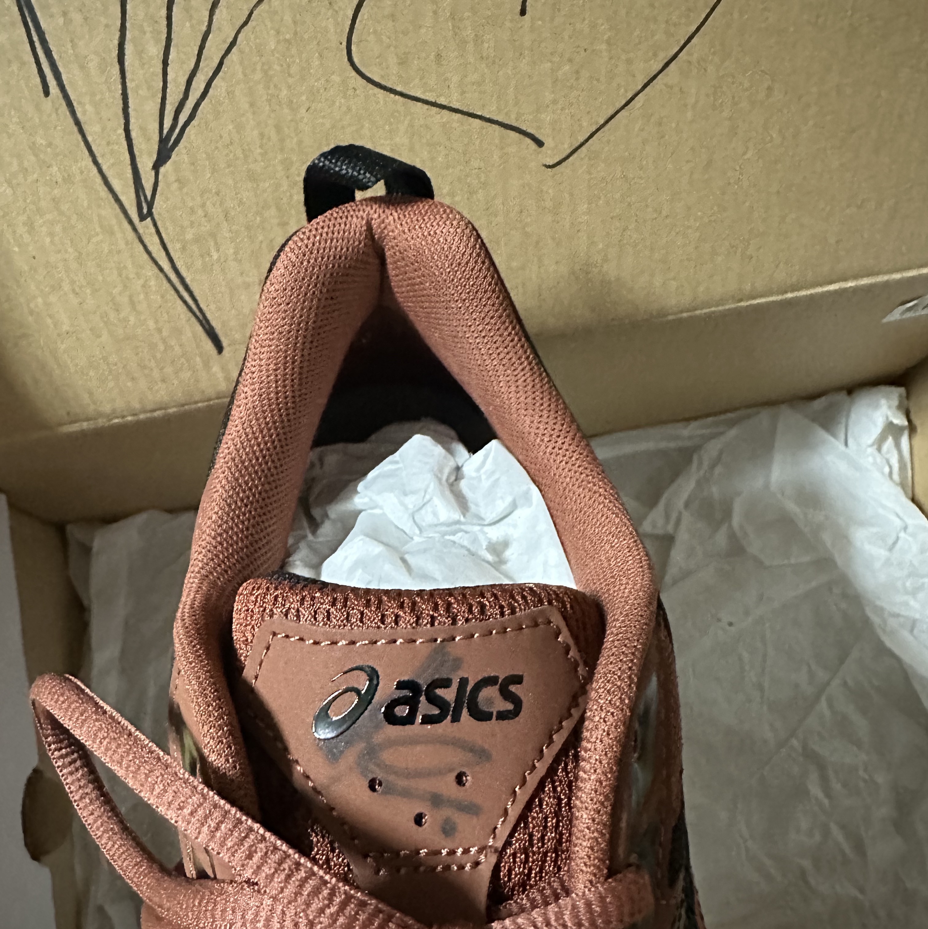 Asics x Kiko Kostadinov Gel-Burz 2 Caramel 착용 스타일