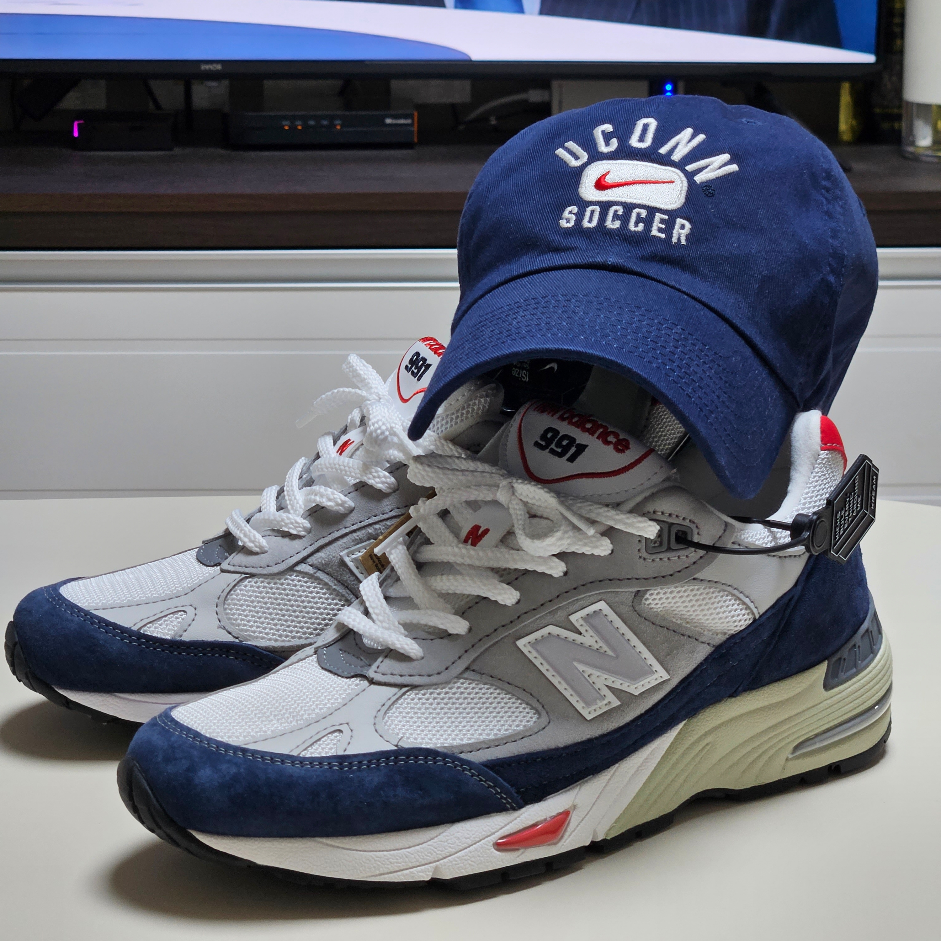 New Balance 991 Made in UK Grey Blue 착용 스타일 - 1