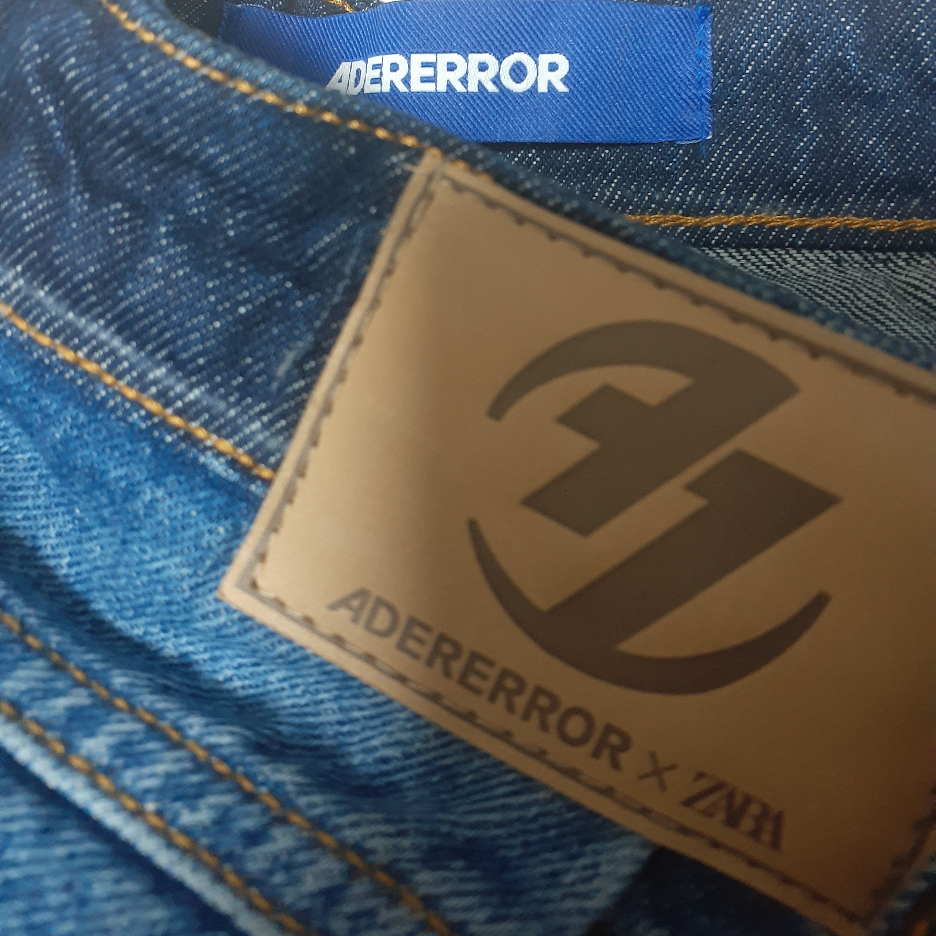 Zara x Ader Error Barrel Leg Jeans Blue 착용 스타일 - 1
