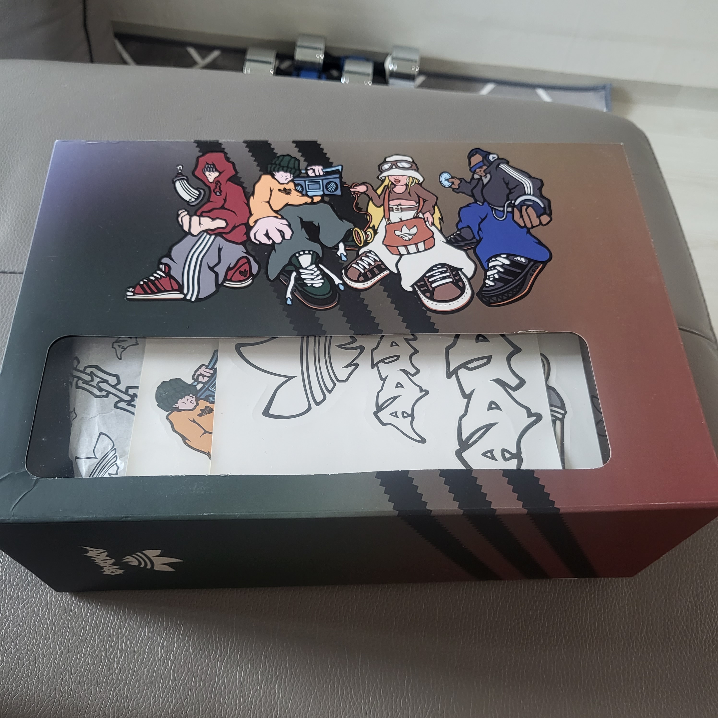 아디다스 x YNuK 슈퍼스타 슈퍼모디파이드 파워 레드 착용 스타일 - 3