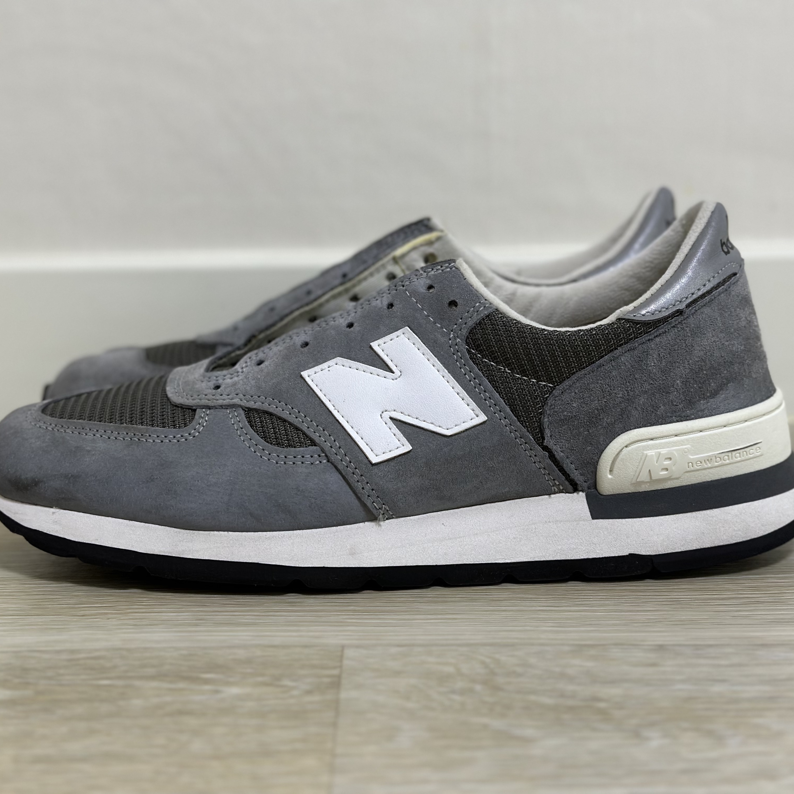 New Balance 990v1 Made in USA Grey White 착용 스타일