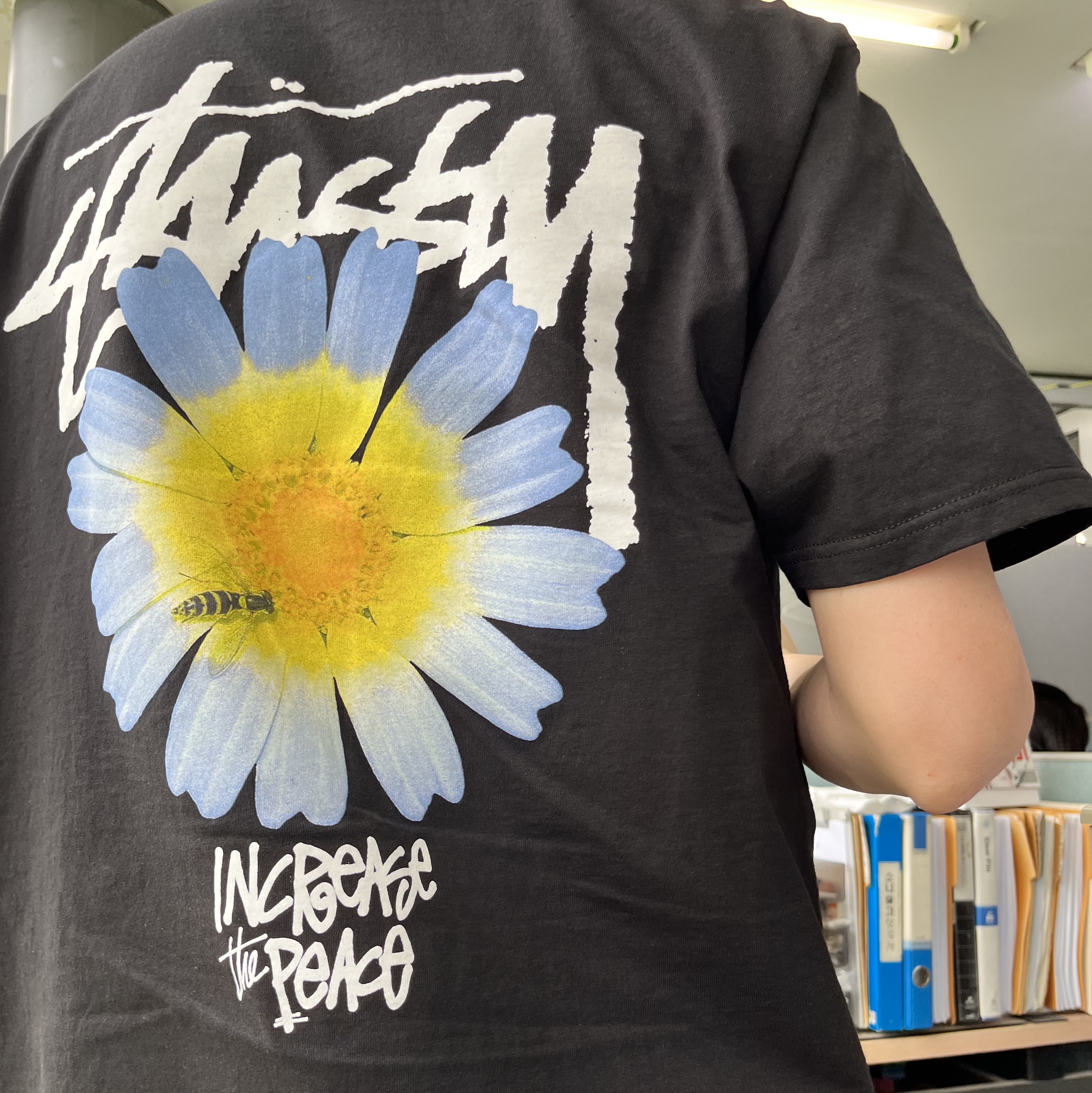 Stussy ITP Flower T-Shirt Black 착용 스타일
