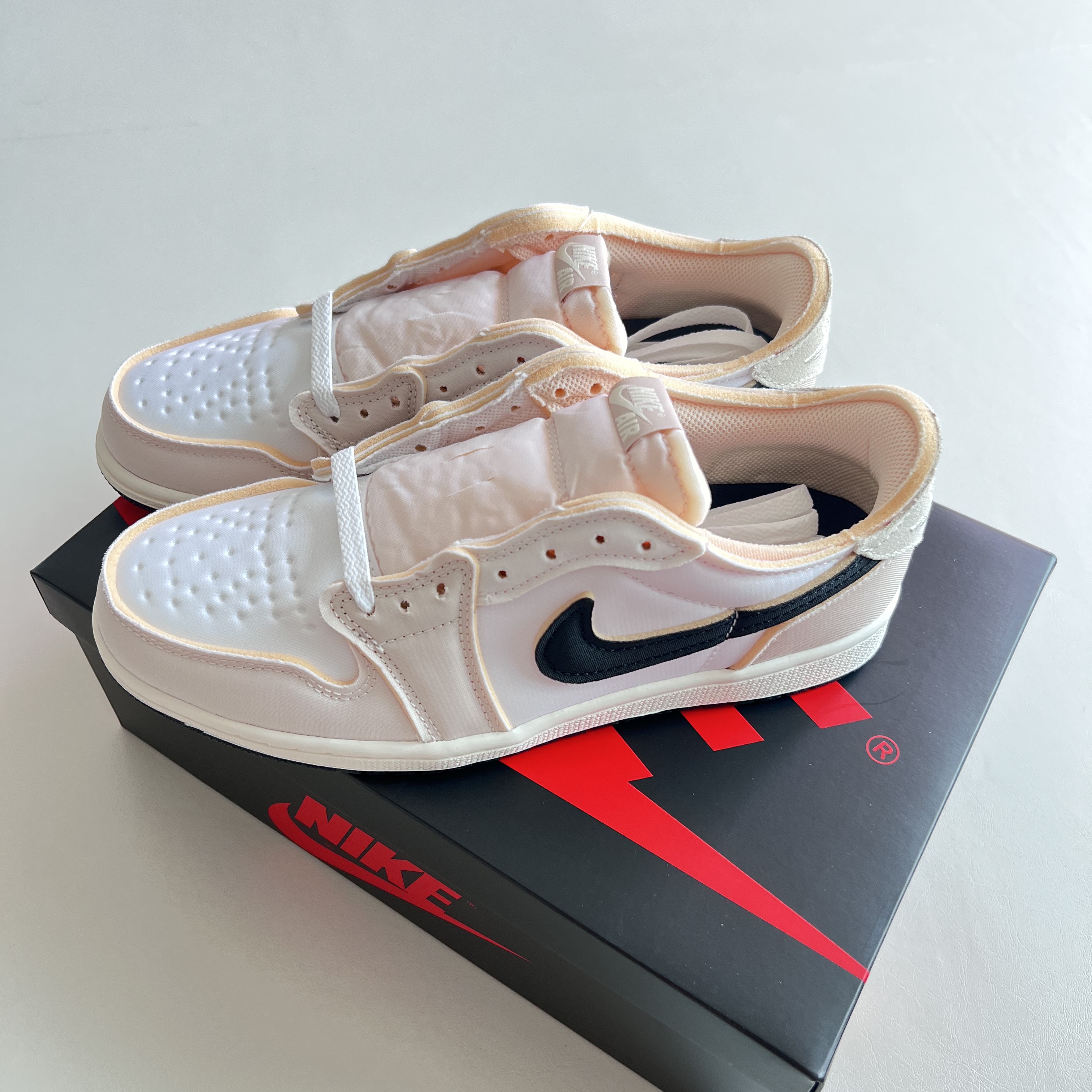 Jordan 1 Retro Low OG EX White and Coconut Milk 착용 스타일
