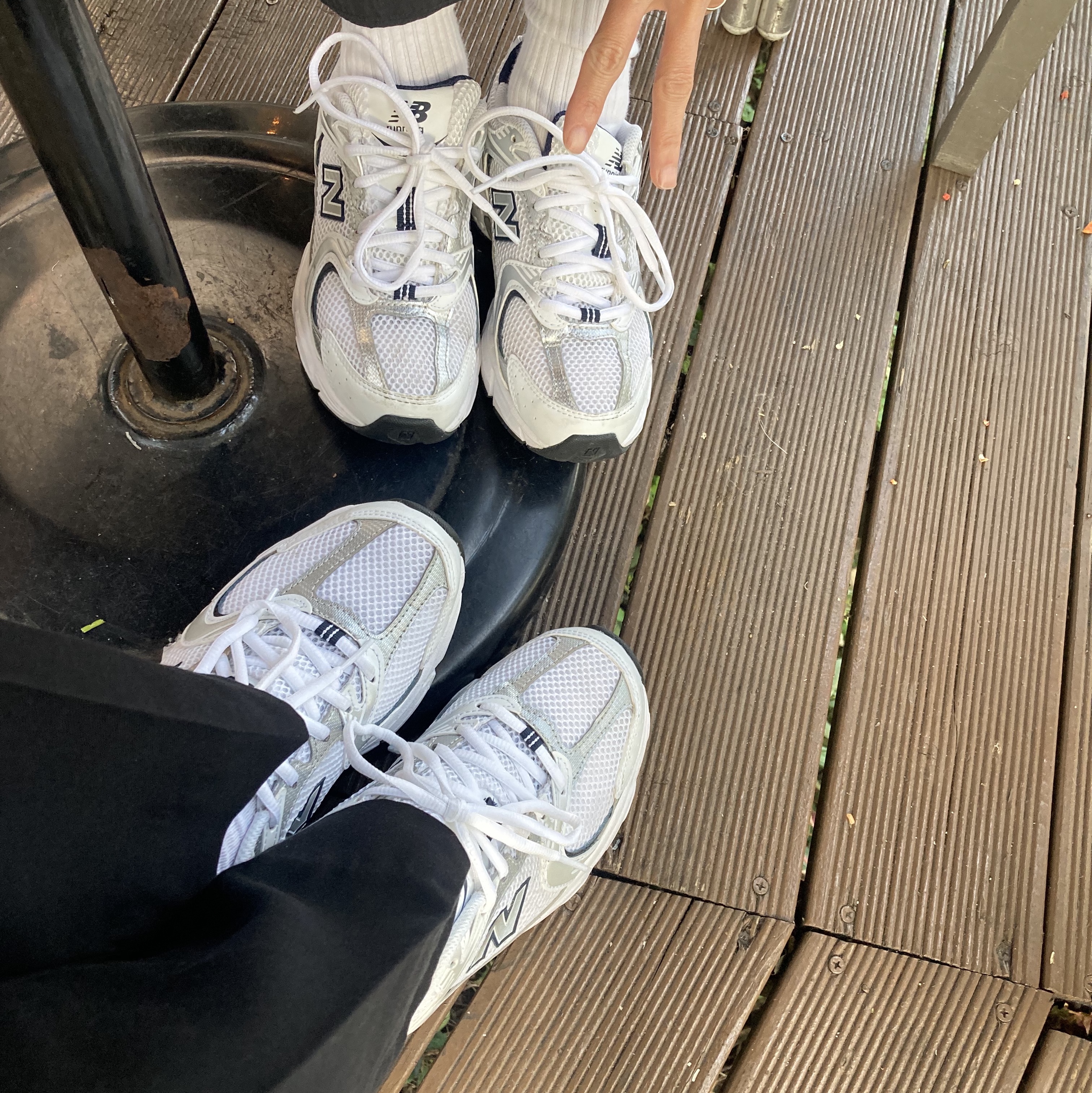 New Balance 530 White 착용 스타일
