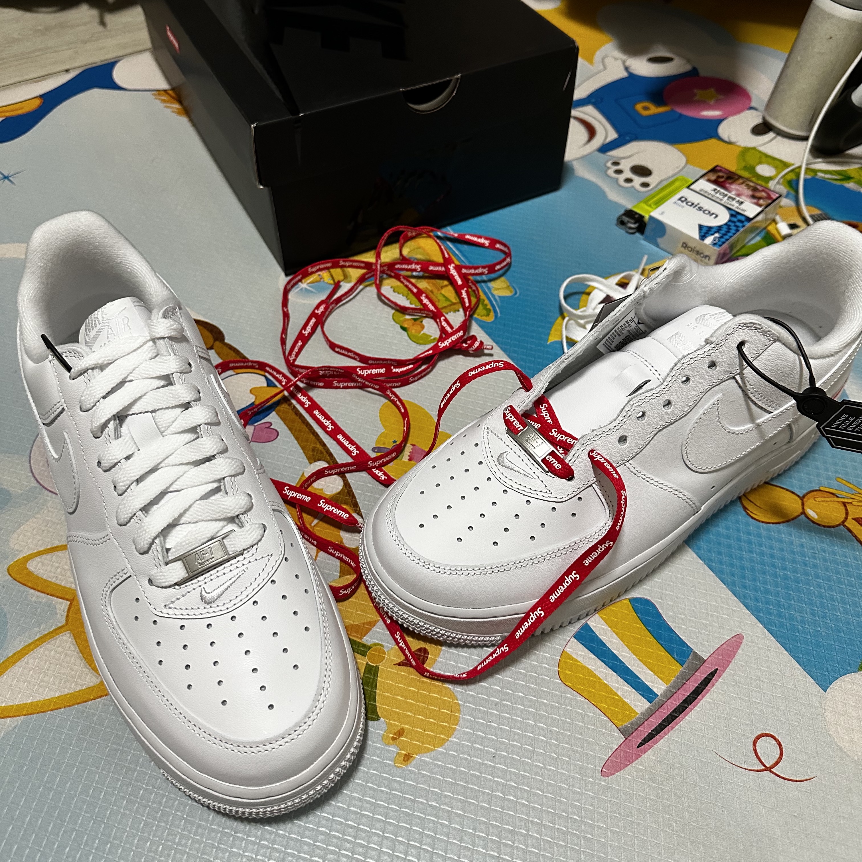 Nike x Supreme Air Force 1 Low White 착용 스타일