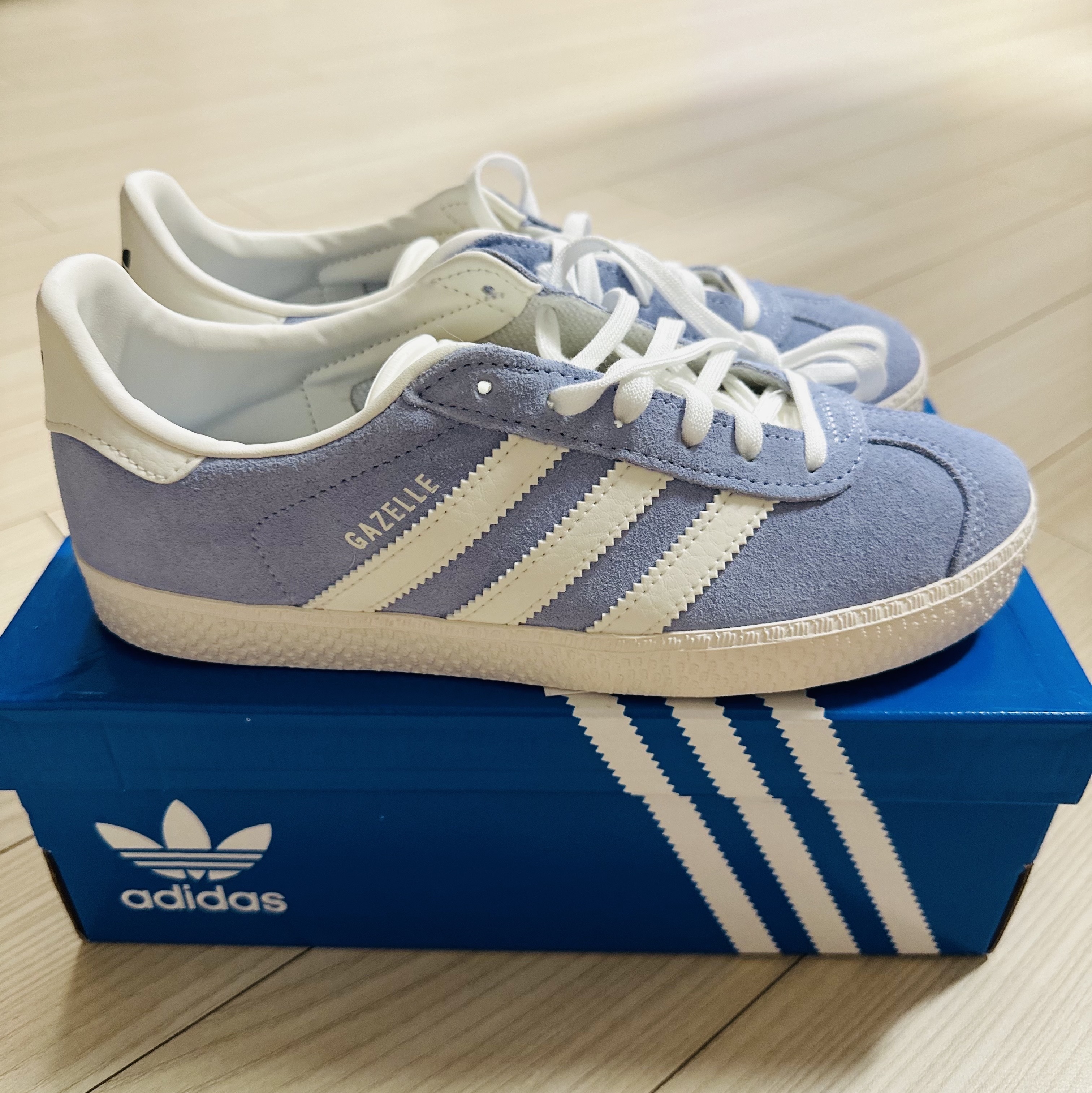 (J) Adidas Gazelle Blue Dawn 착용 스타일 - 2
