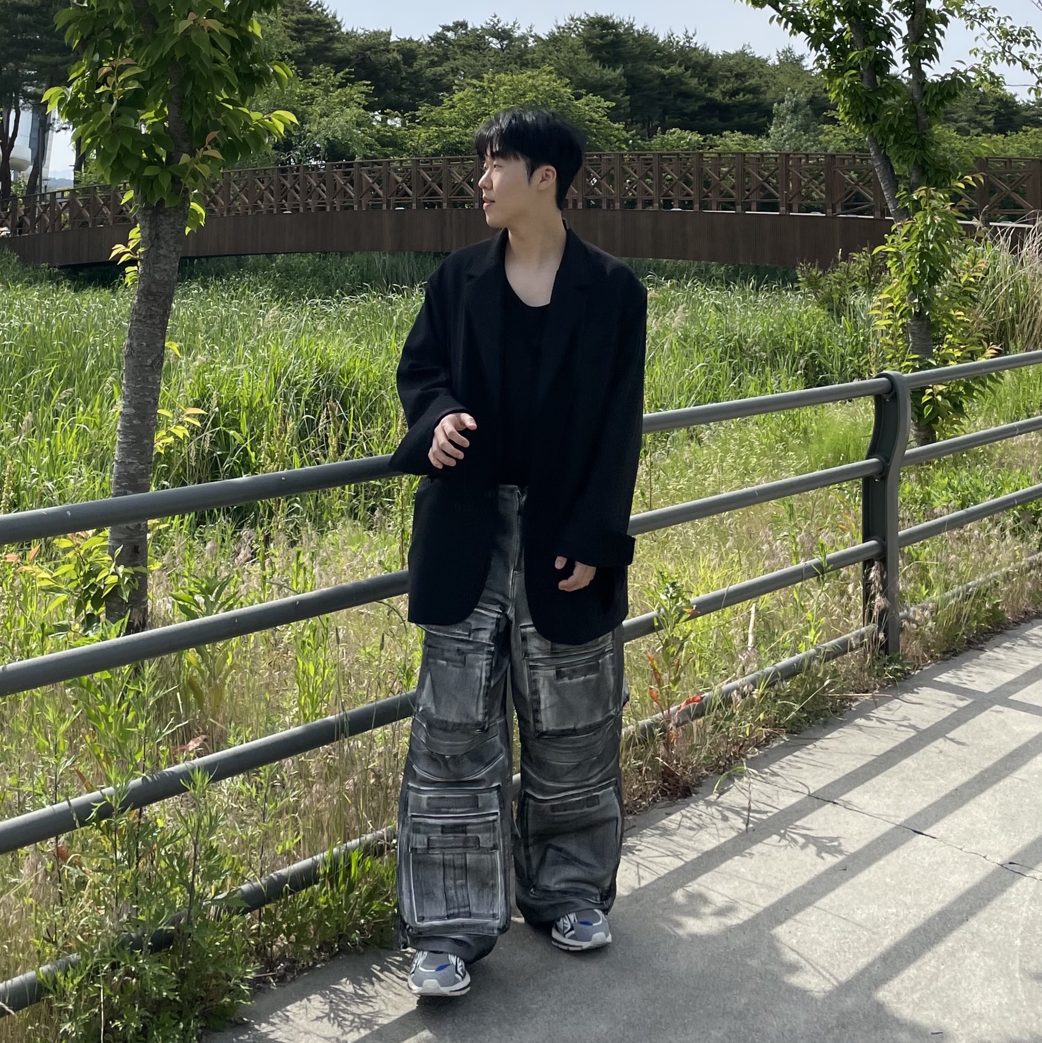 Project G/R Painted Denim Cargo Dirty White, Balenciaga X-Pander Sneakers Blue Silver 착용 스타일 - 1