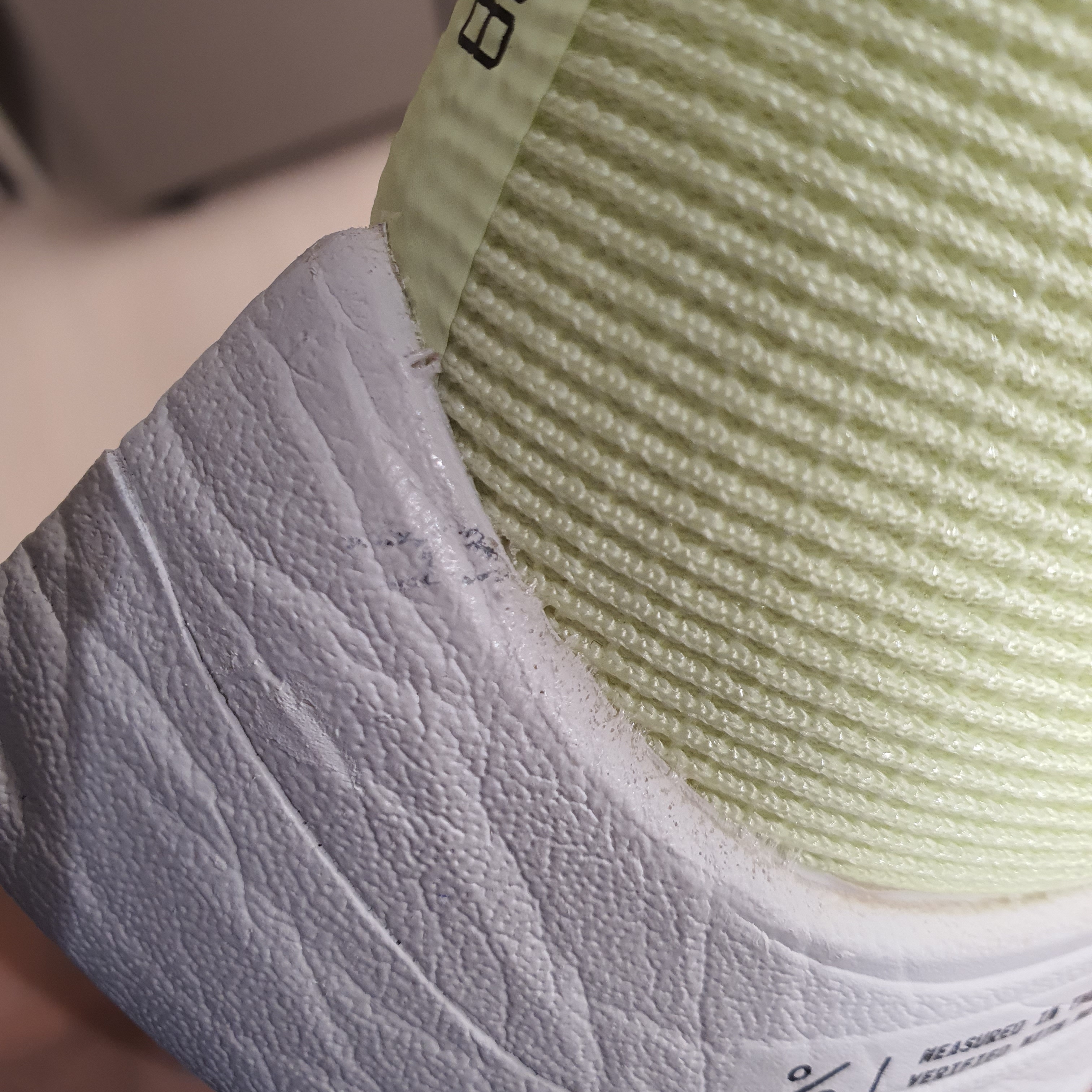 Nike ZoomX Vaporfly Next% 2 Barely Volt Hyper Orange 착용 스타일 - 3