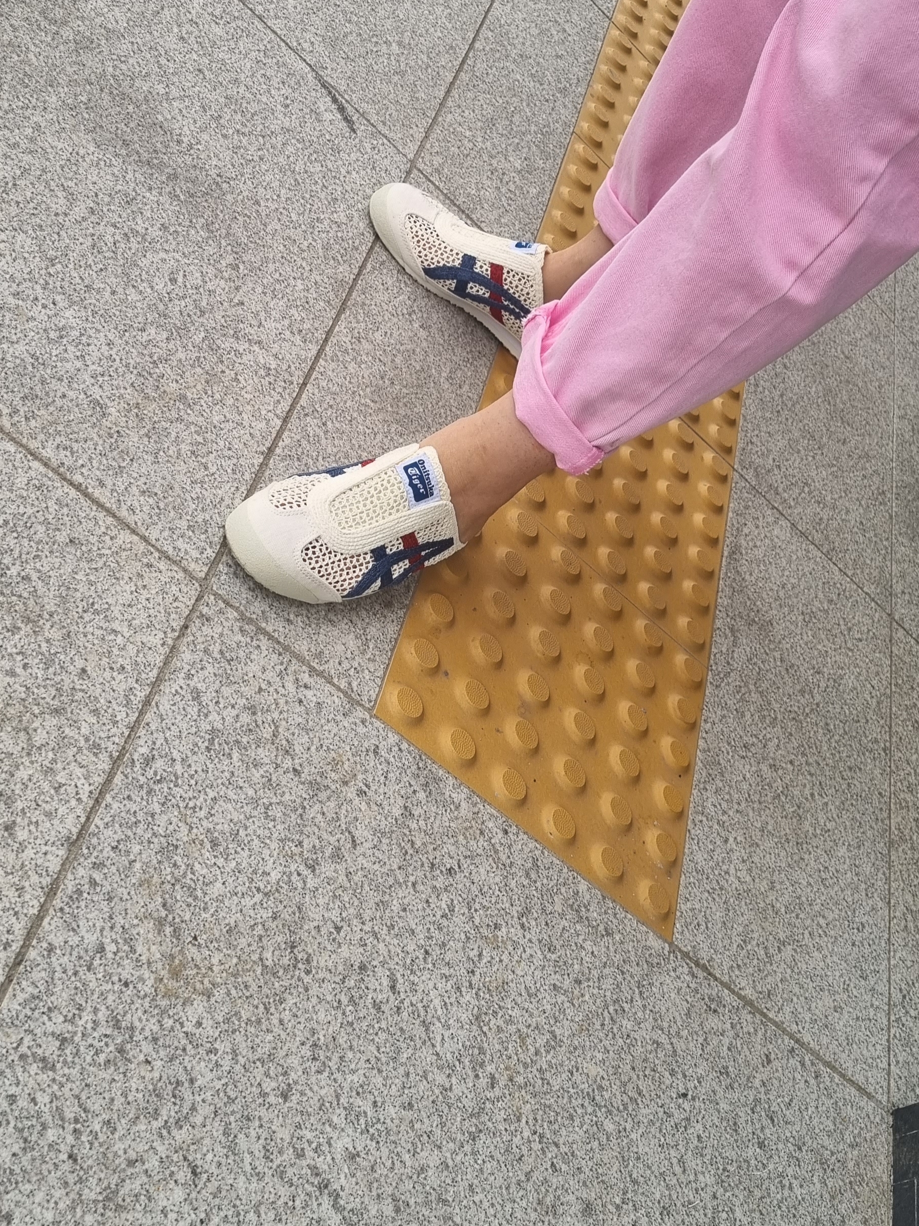 Onitsuka Tiger Mexico 66 Sabot Cream Mako Blue 착용 스타일