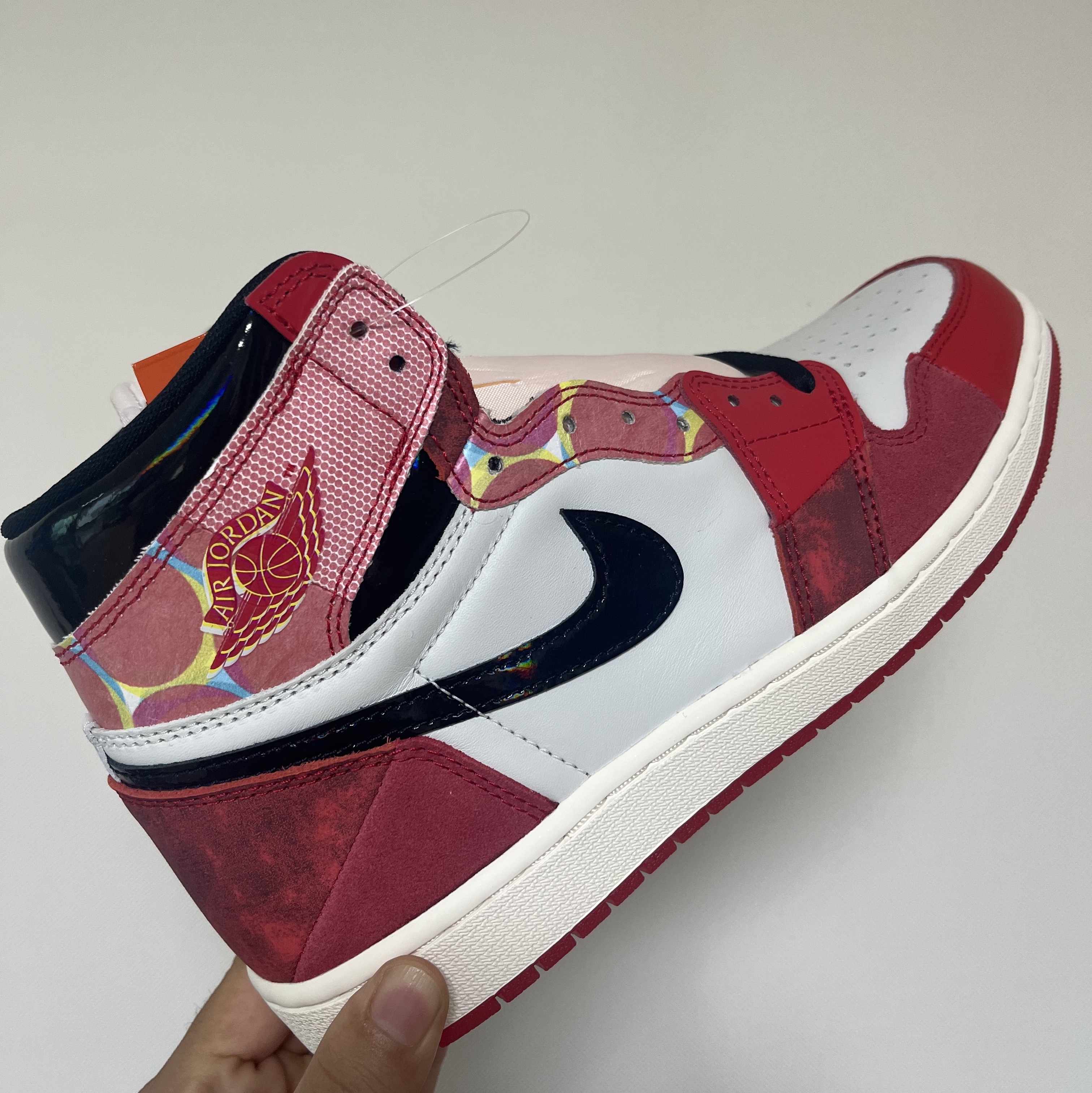 Jordan 1 Retro High Spider-Man Next Chapter 착용 스타일 - 2