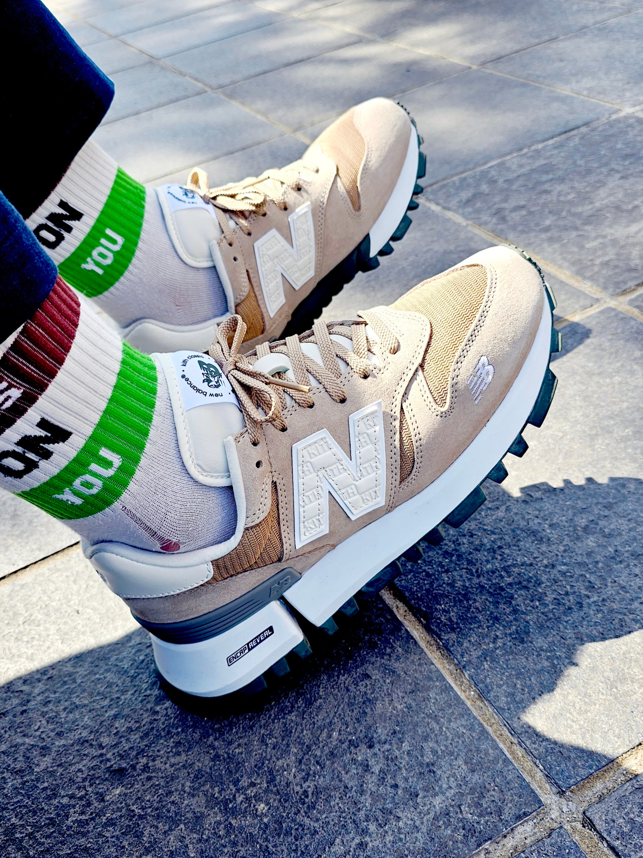 New Balance x Kith R_C 1300 10th Anniversary White Pepper 착용 스타일 - 1