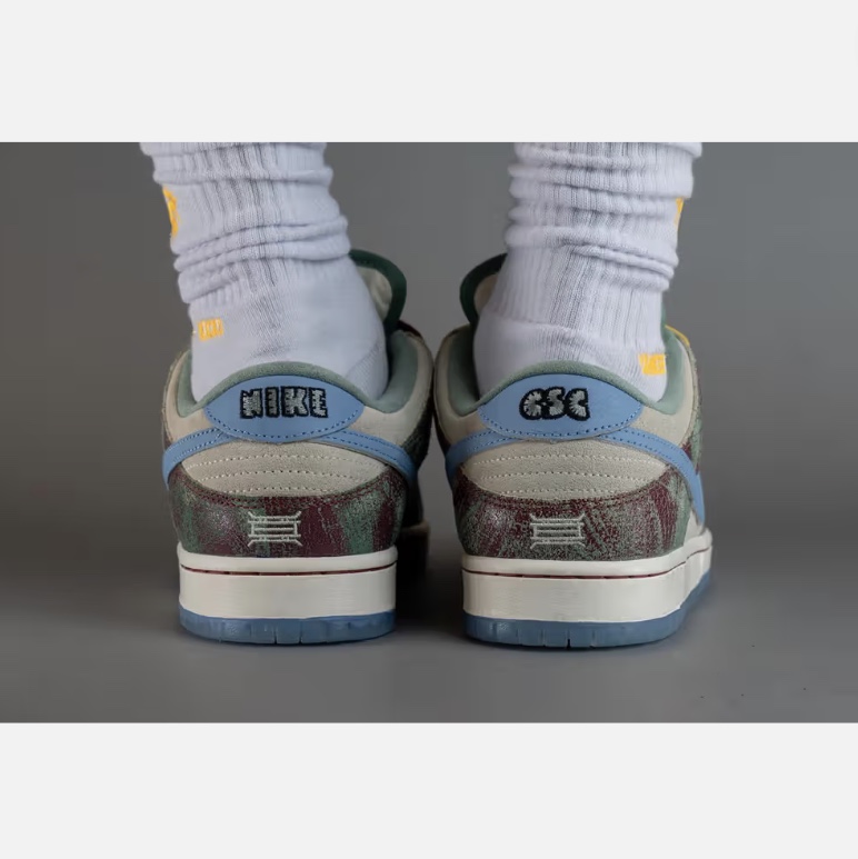 Nike x Crenshaw Skate Club SB Dunk Low Sail Light Blue Cedar 착용 스타일 - 5