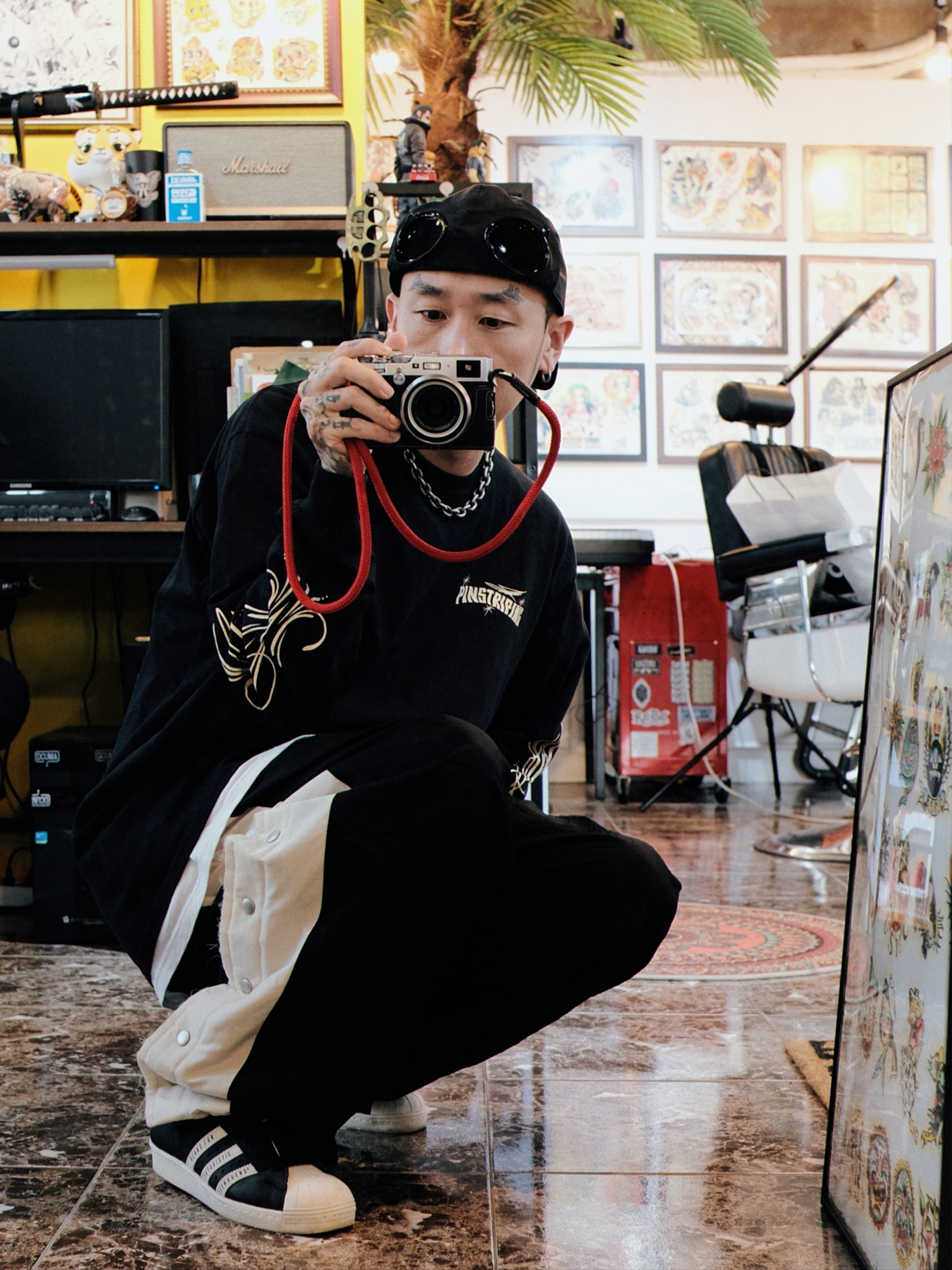 Supreme Skull New Era Black - 21SS, Stussy Built Tough T-Shirt White 착용 스타일 - 3