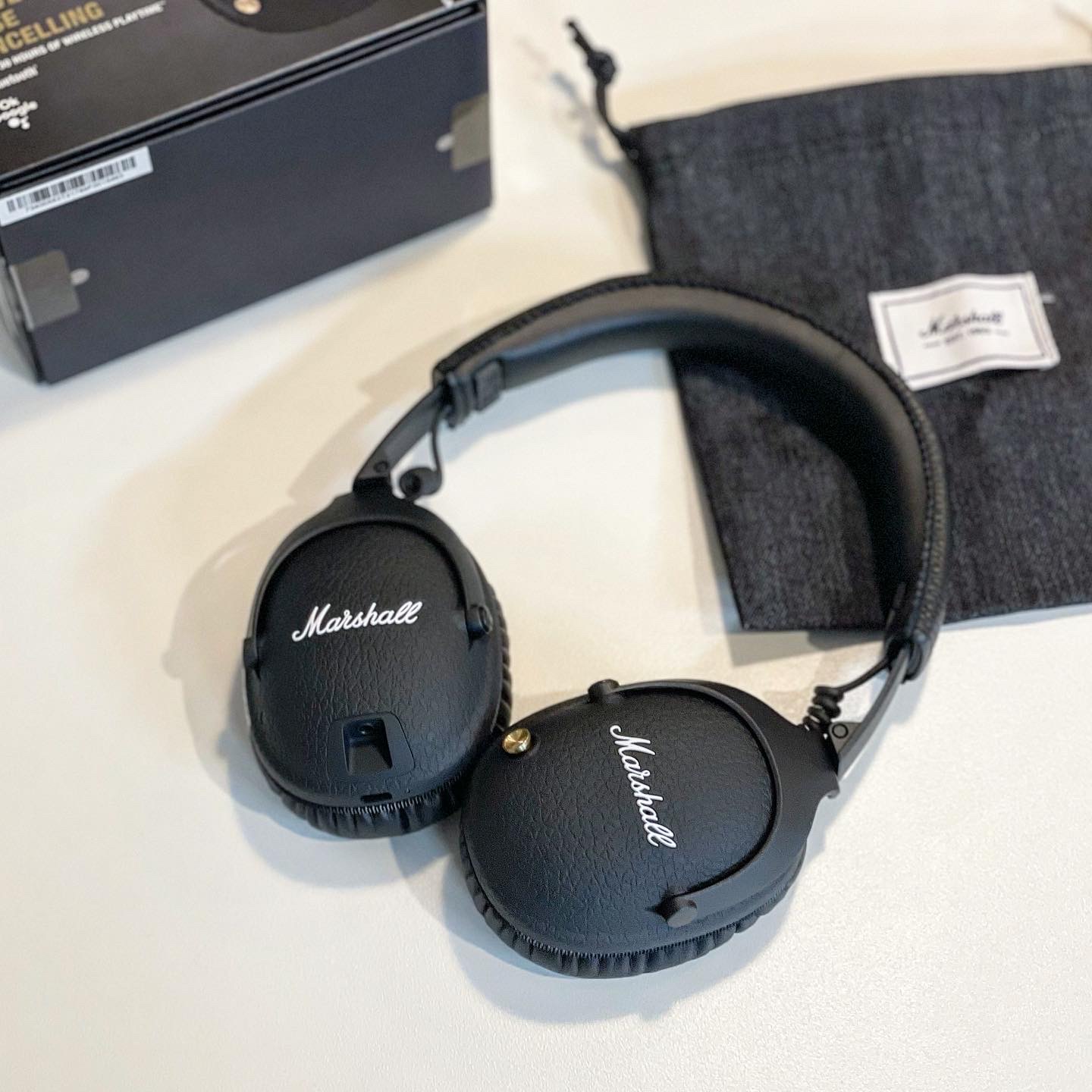 Marshall Monitor II A.N.C Black (Korean Ver.) 착용 스타일