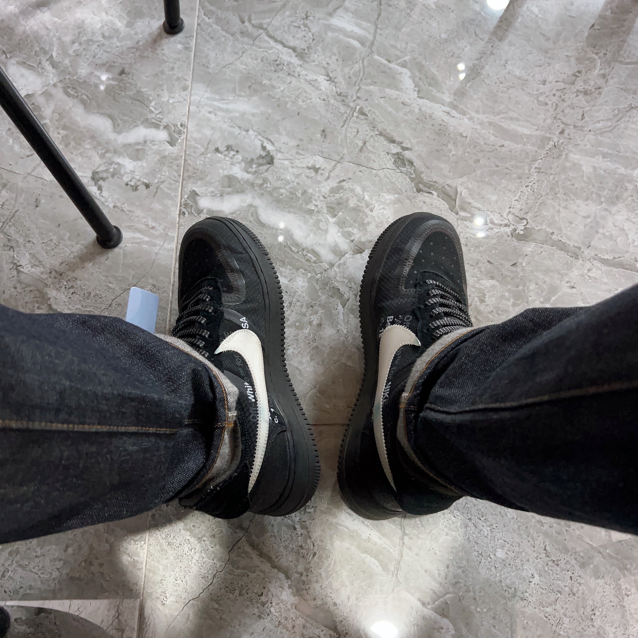 Nike x Off-White Air Force 1 Low Black White 착용 스타일