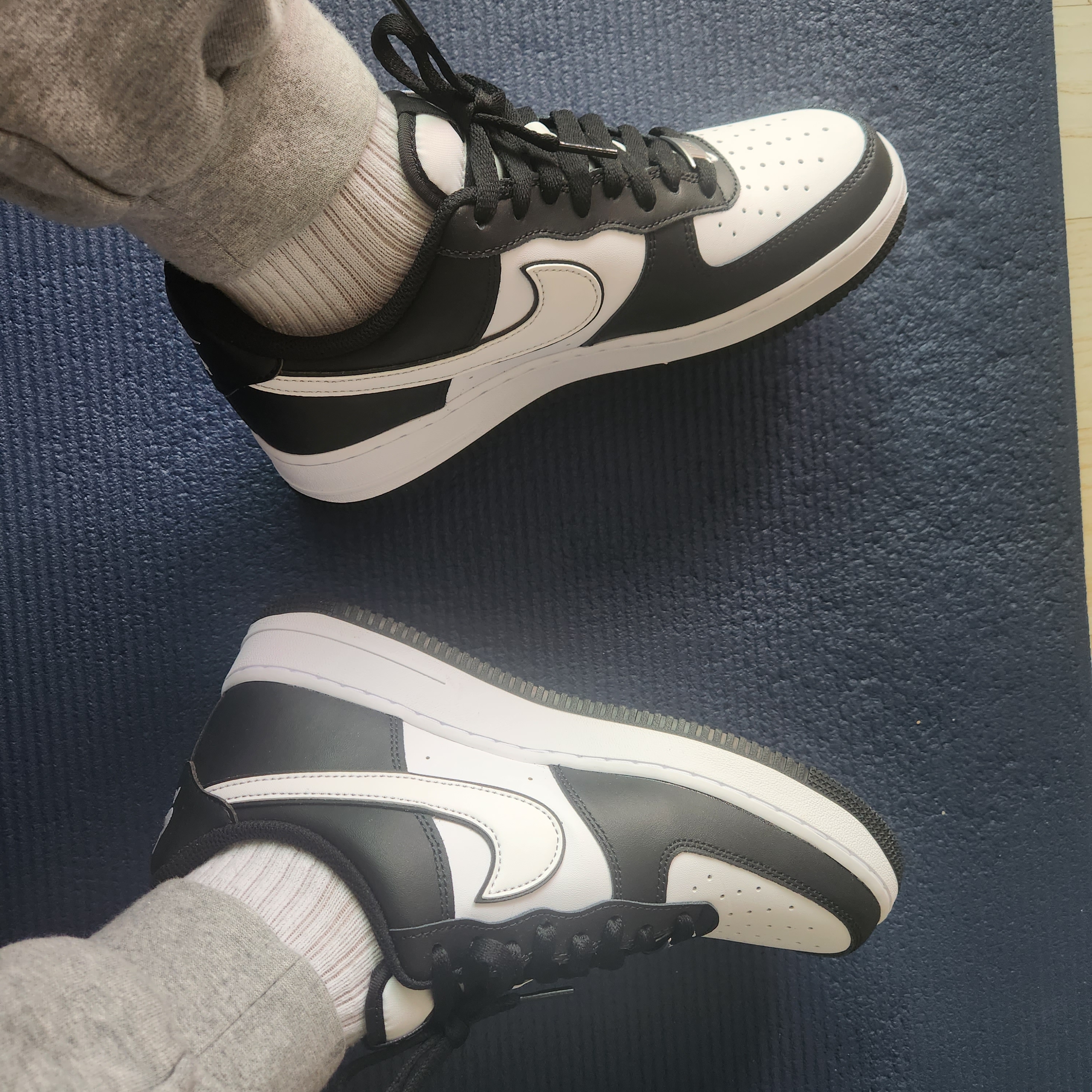 Nike Air Force 1 '07 Black White 착용 스타일