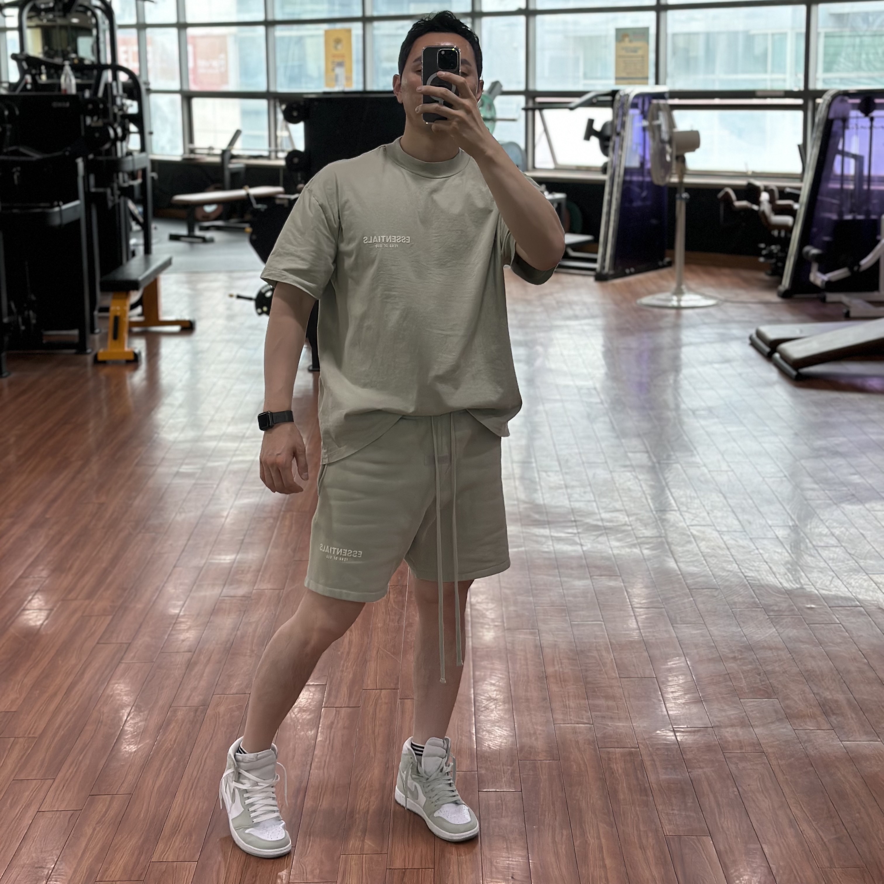 (W) 조던 1 레트로 하이 OG 씨폼 착용 스타일