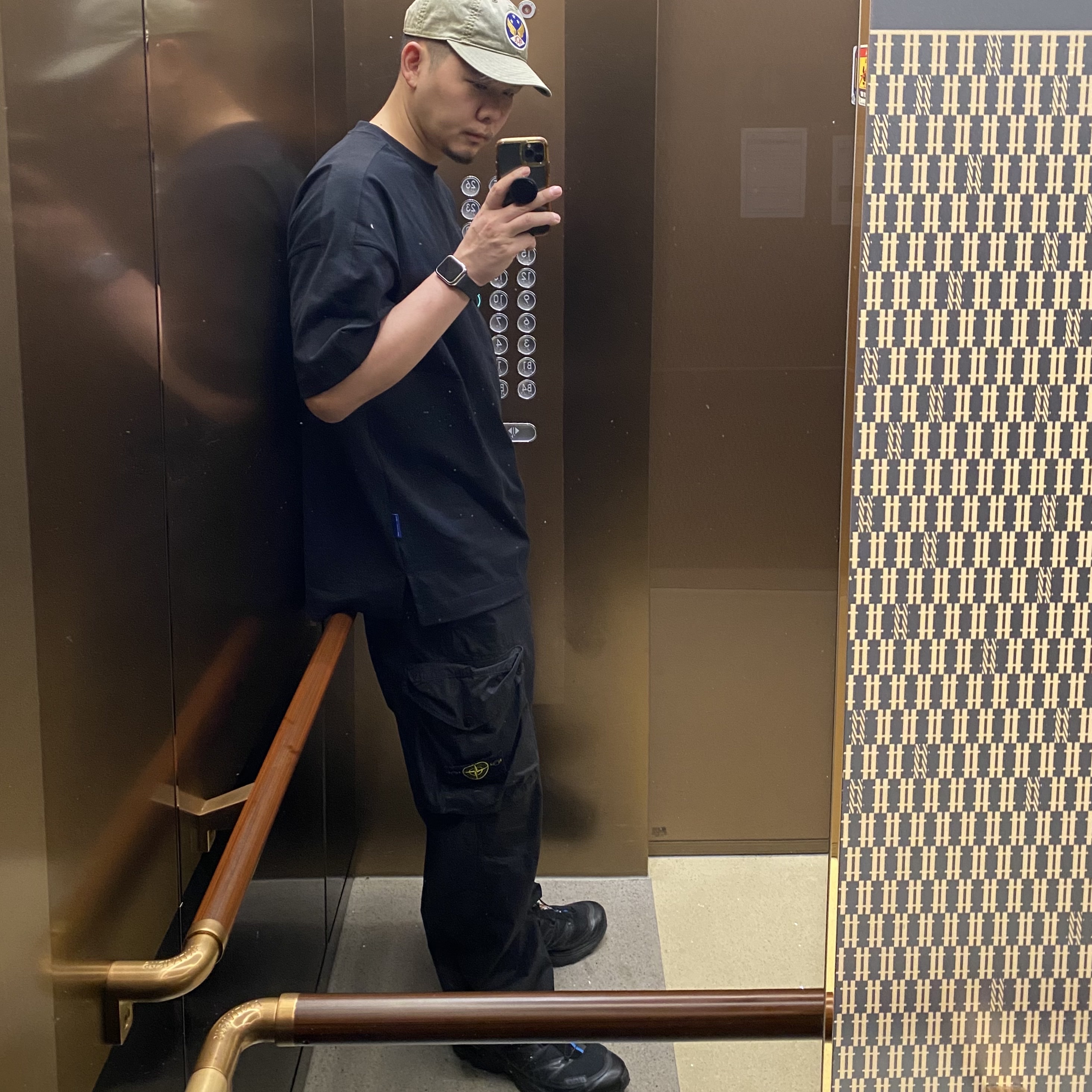 Salomon XT-6 ADV Black, Stone Island 30203 Cargo Pants 5 Pockets Black - 21SS 착용 스타일