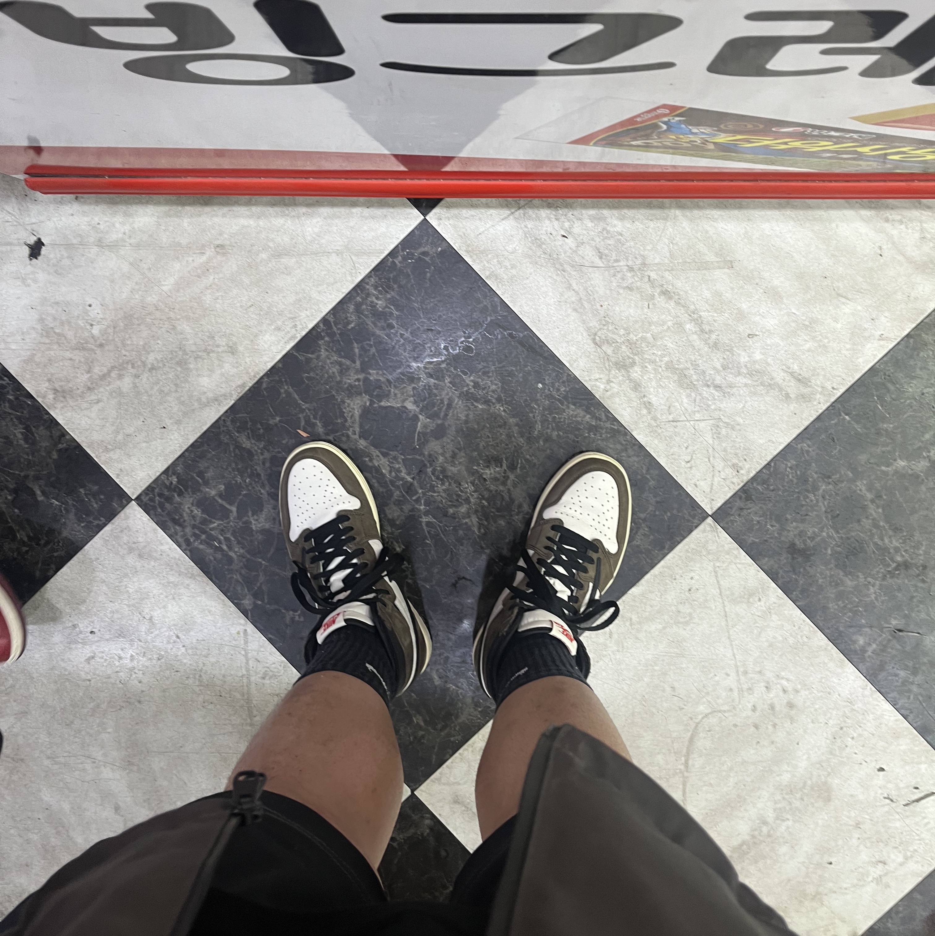 Jordan 1 x Travis Scott Retro High OG SP Mocha 착용 스타일