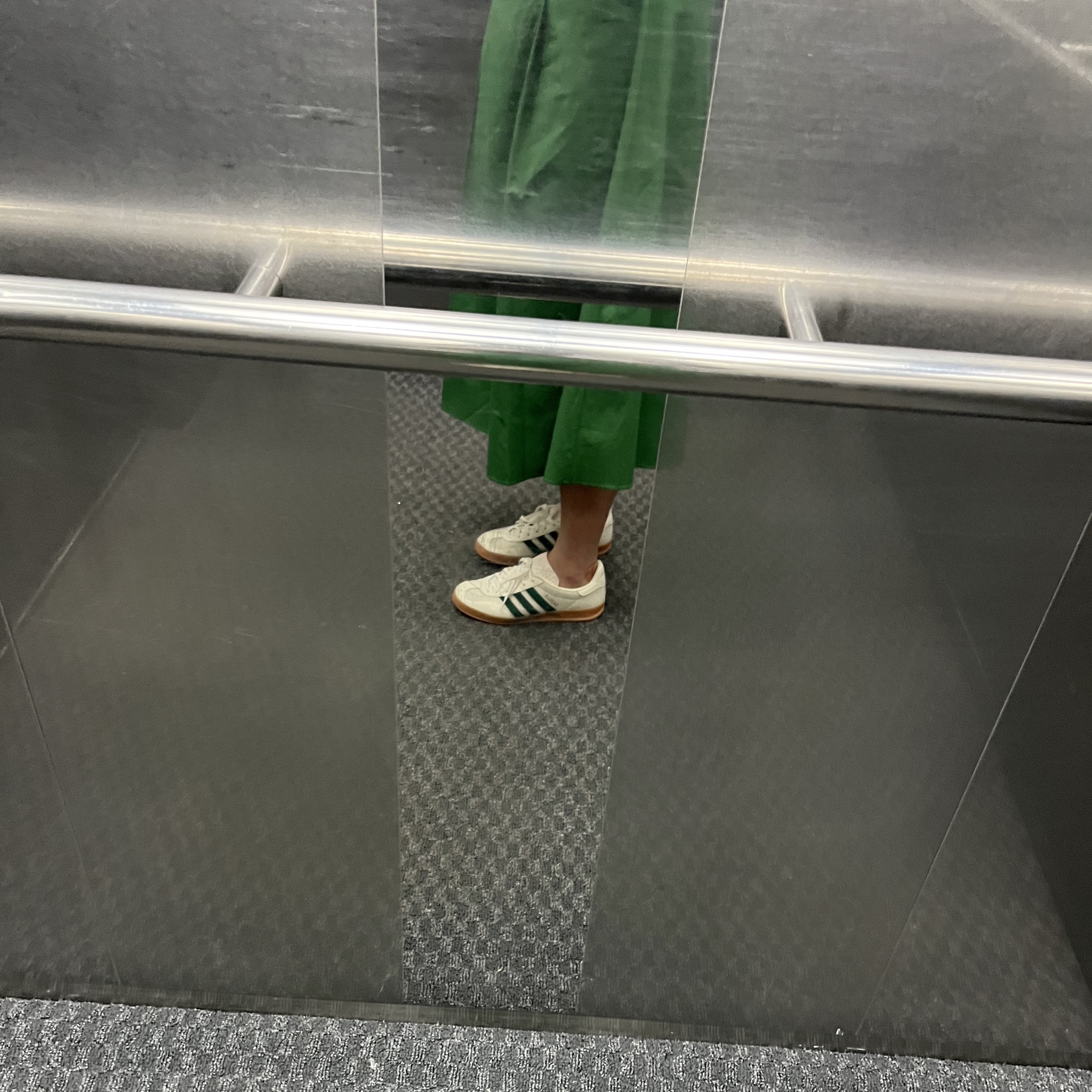 Adidas x Emmi Gazelle Indoor Off White Dark Green 착용 스타일