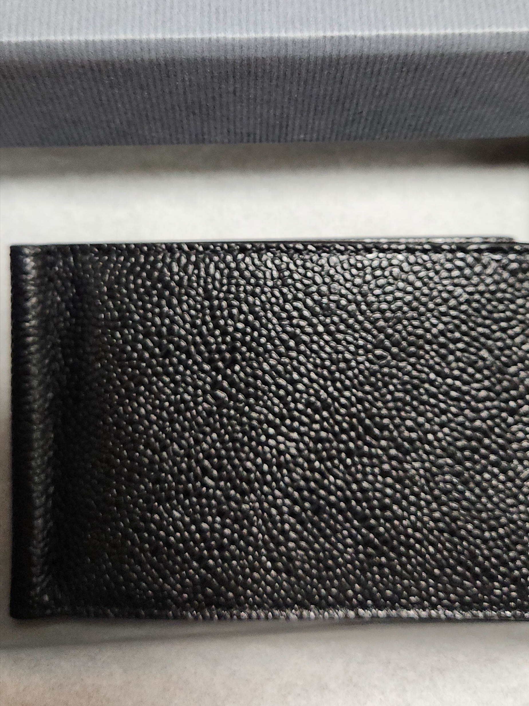 Thom Browne Pebble Grain Money Clip Wallet Black 착용 스타일