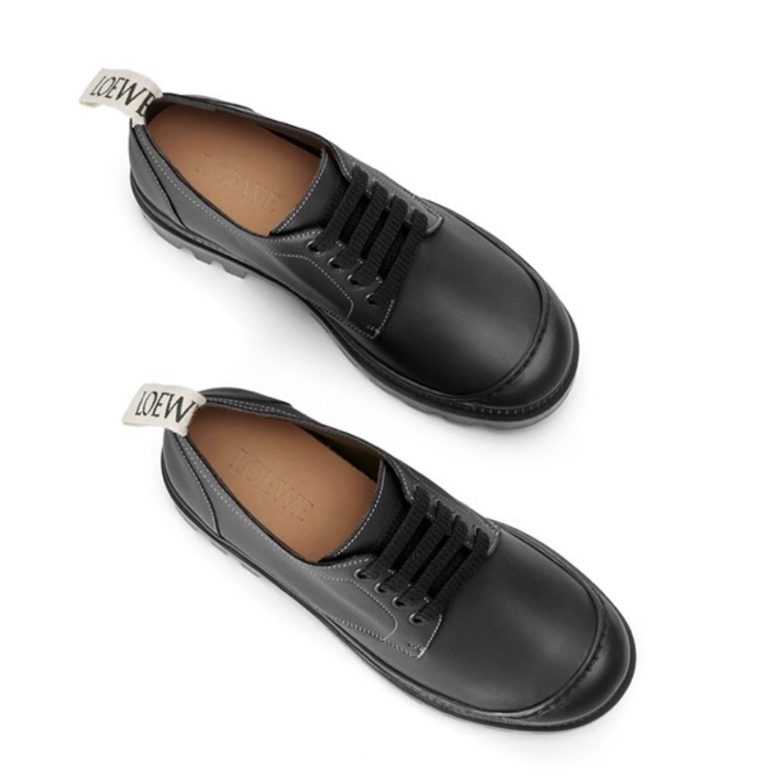 (W) Loewe Lace-Up Leather Derby Black, Prada Chocolate Brushed Leather Loafers Black 착용 스타일
