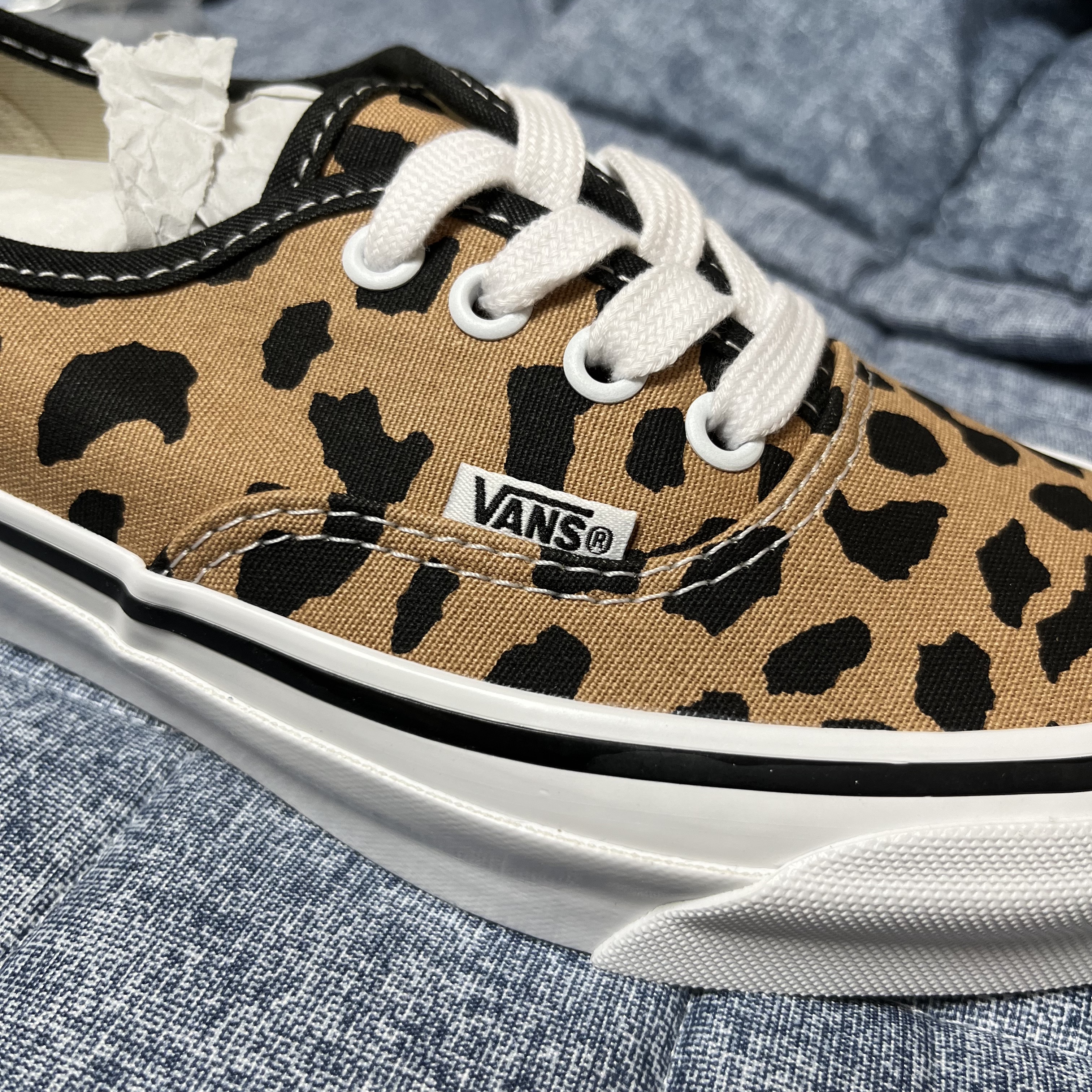 Vans Vault x Wacko Maria OG Authentic LX Leopard Brown 착용 스타일 - 2