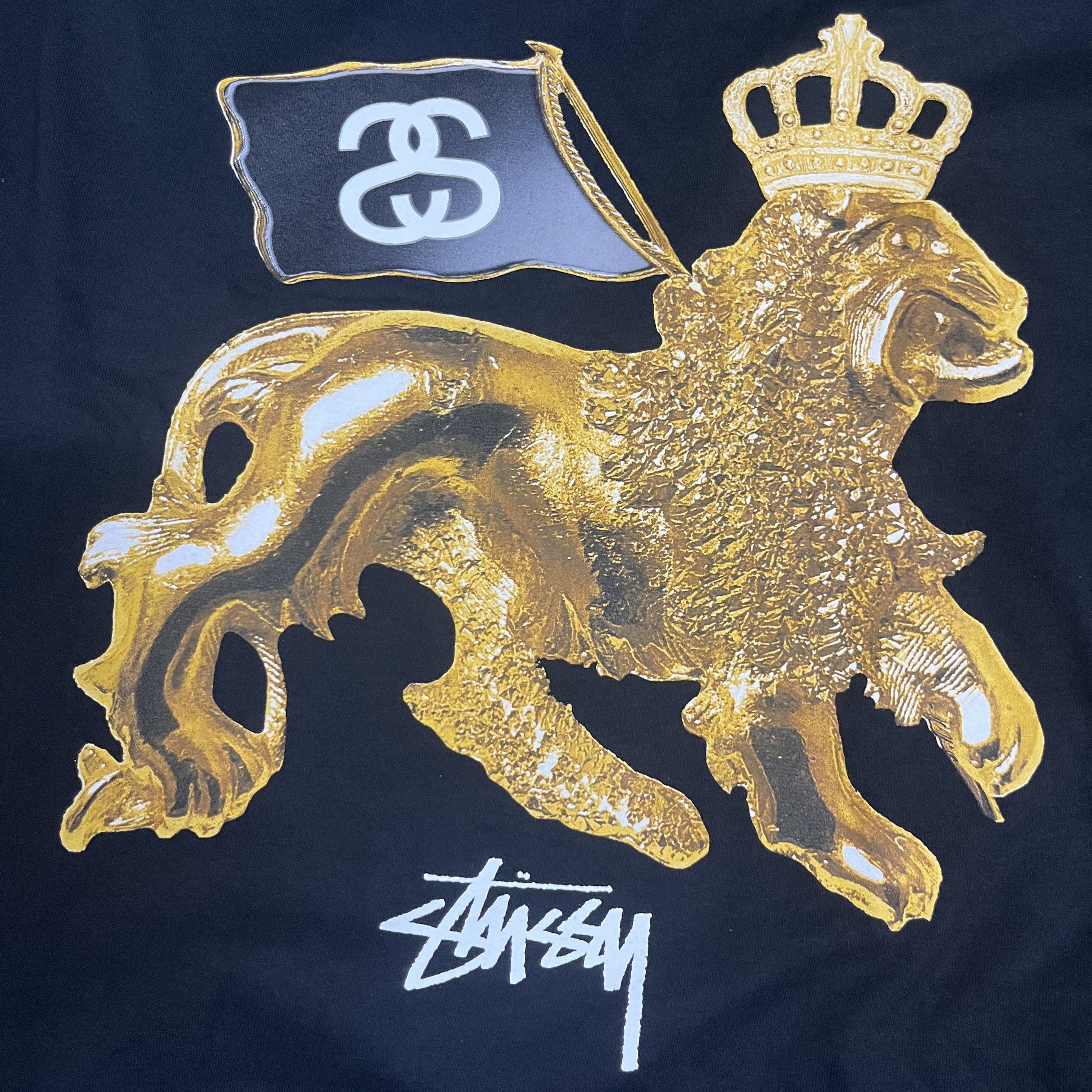 Stussy Gold Lion LS T-Shirt Black 착용 스타일